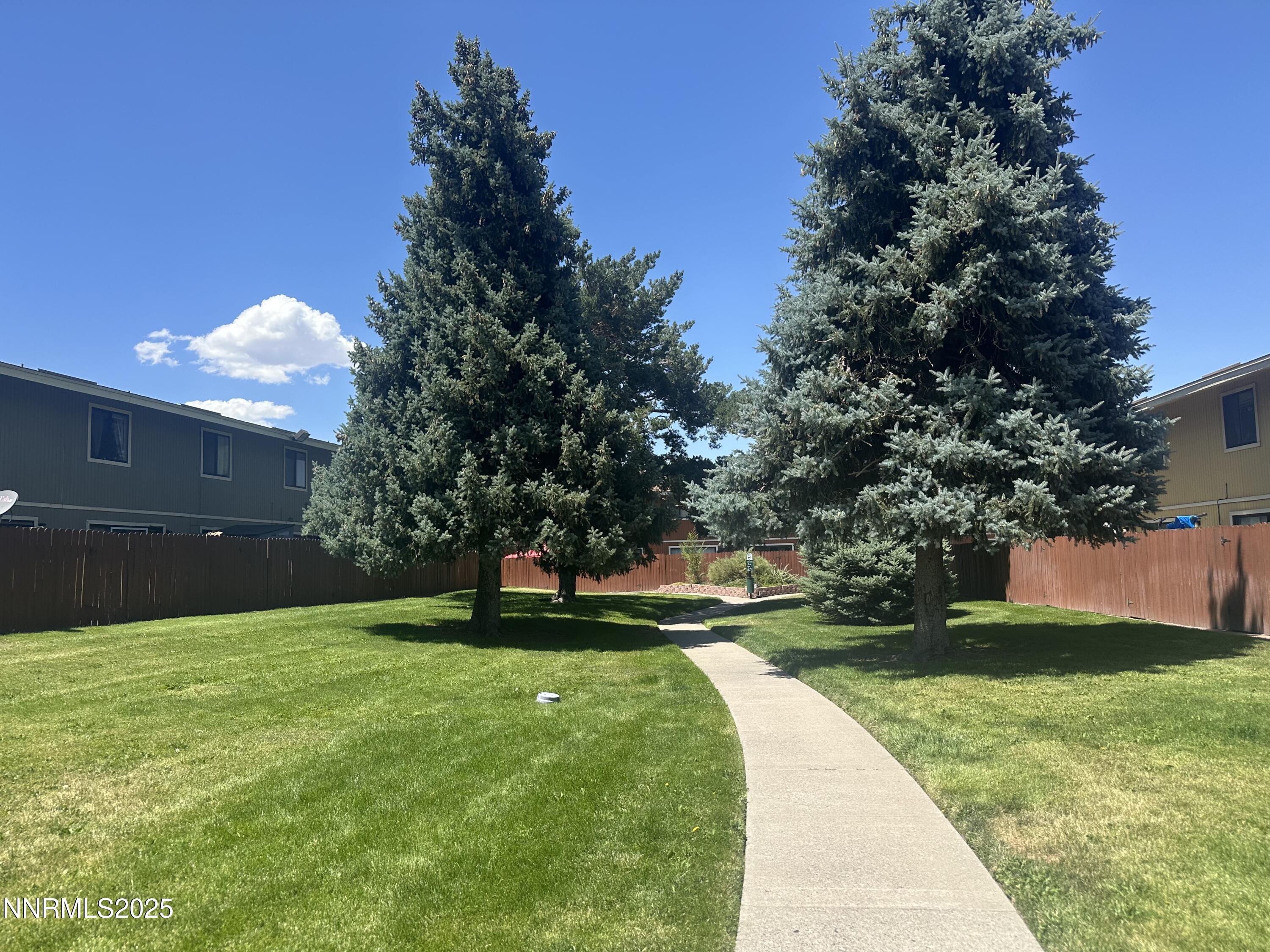 863 Nutmeg Place, 12