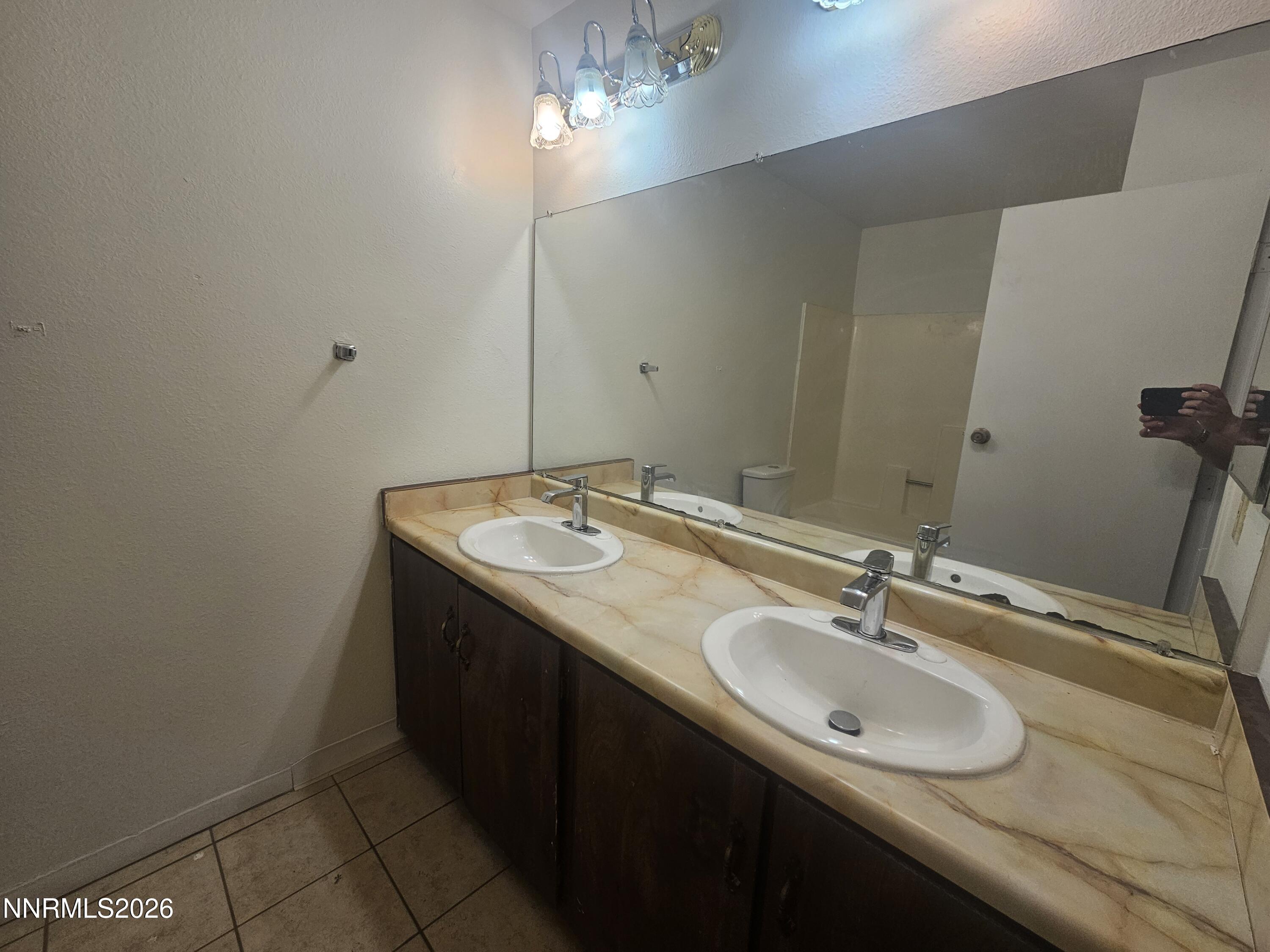 863 Nutmeg Place, 12