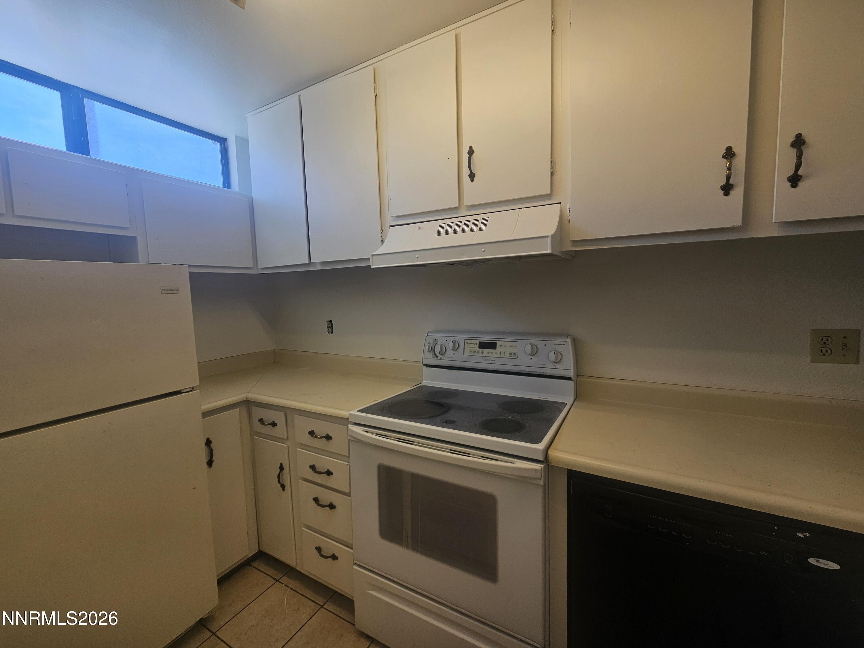 863 Nutmeg Place, 12