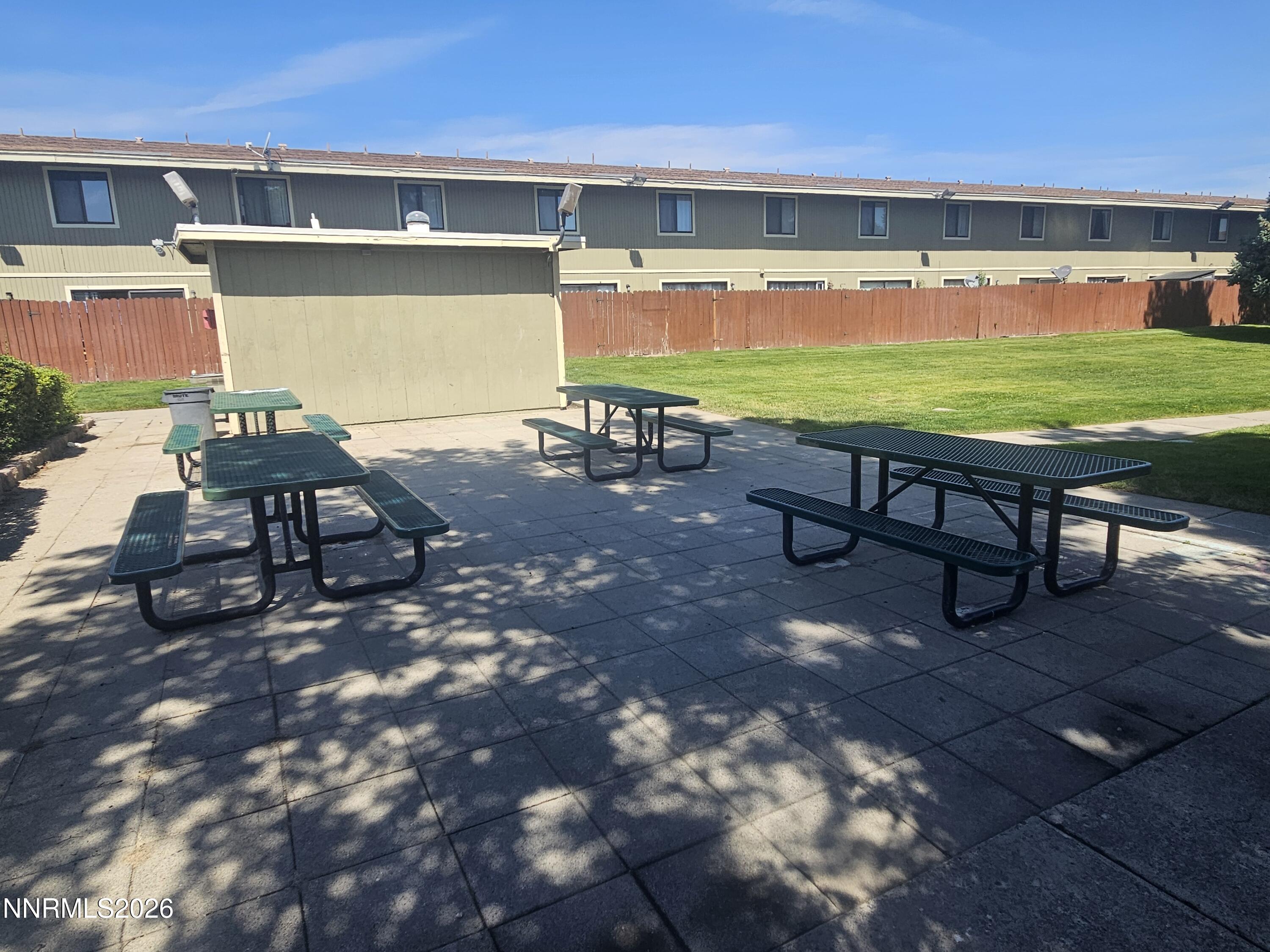 863 Nutmeg Place, 12