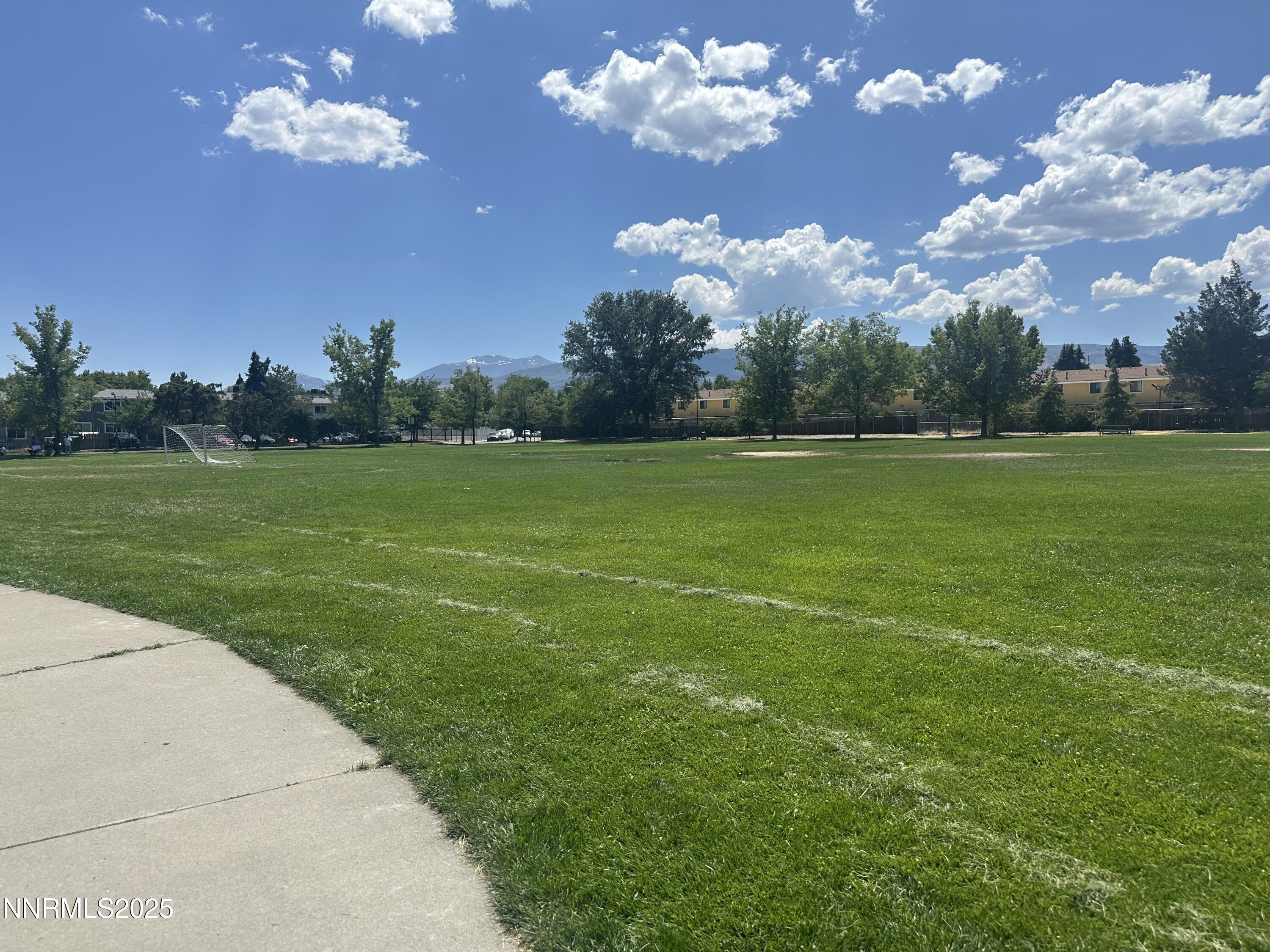 863 Nutmeg Place, 12