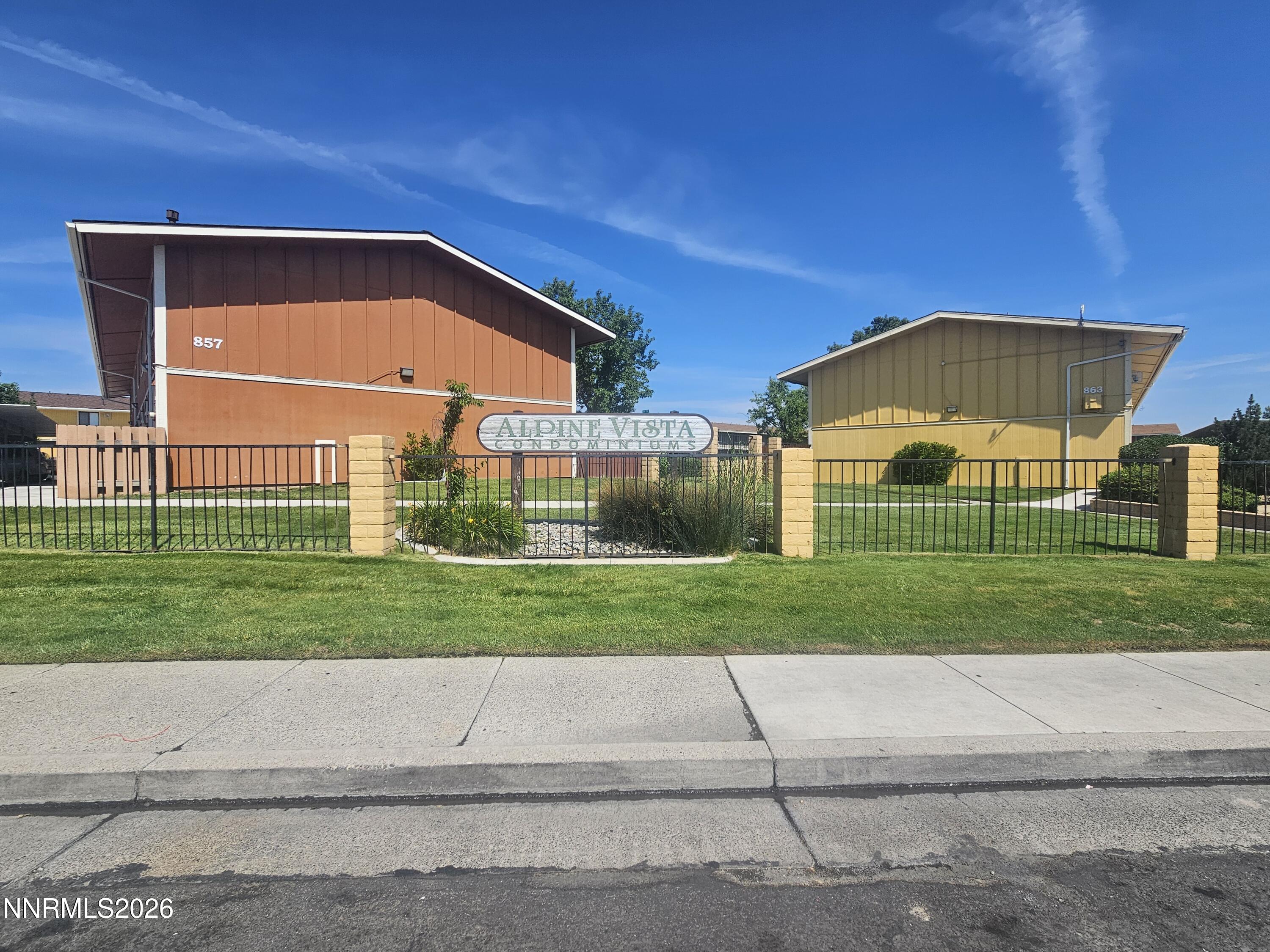 863 Nutmeg Place, 12