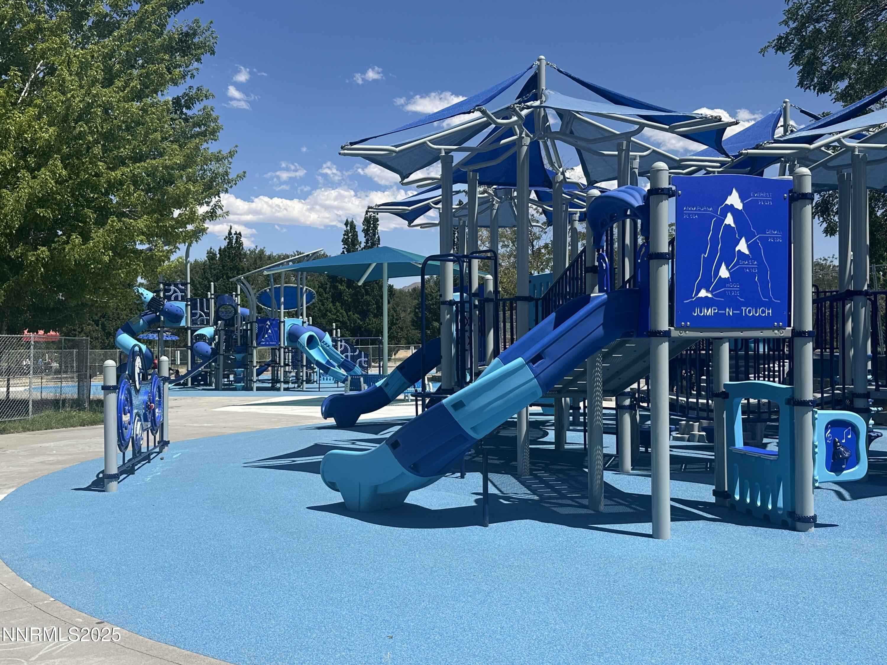 863 Nutmeg Place, 12