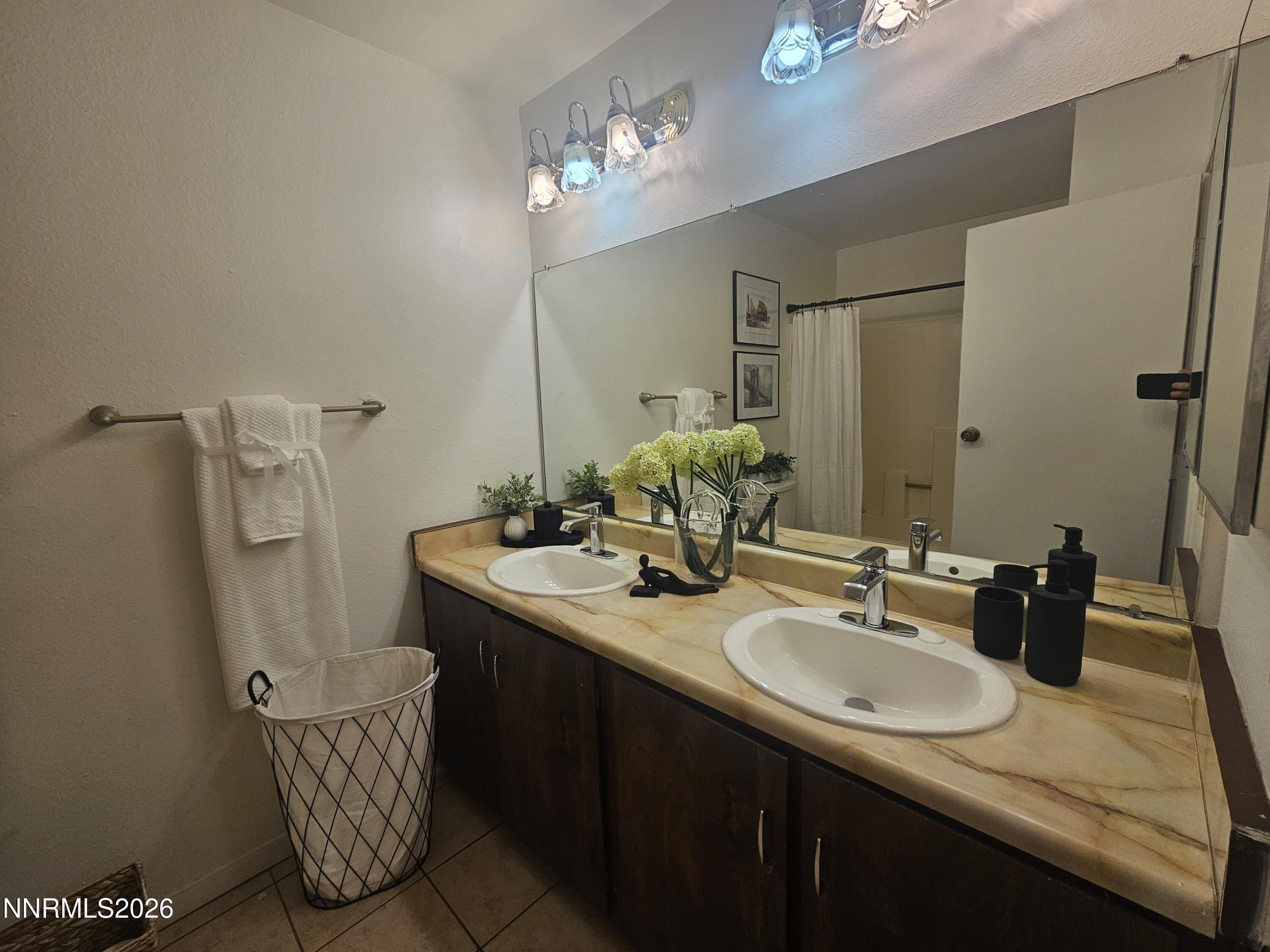 863 Nutmeg Place, 12