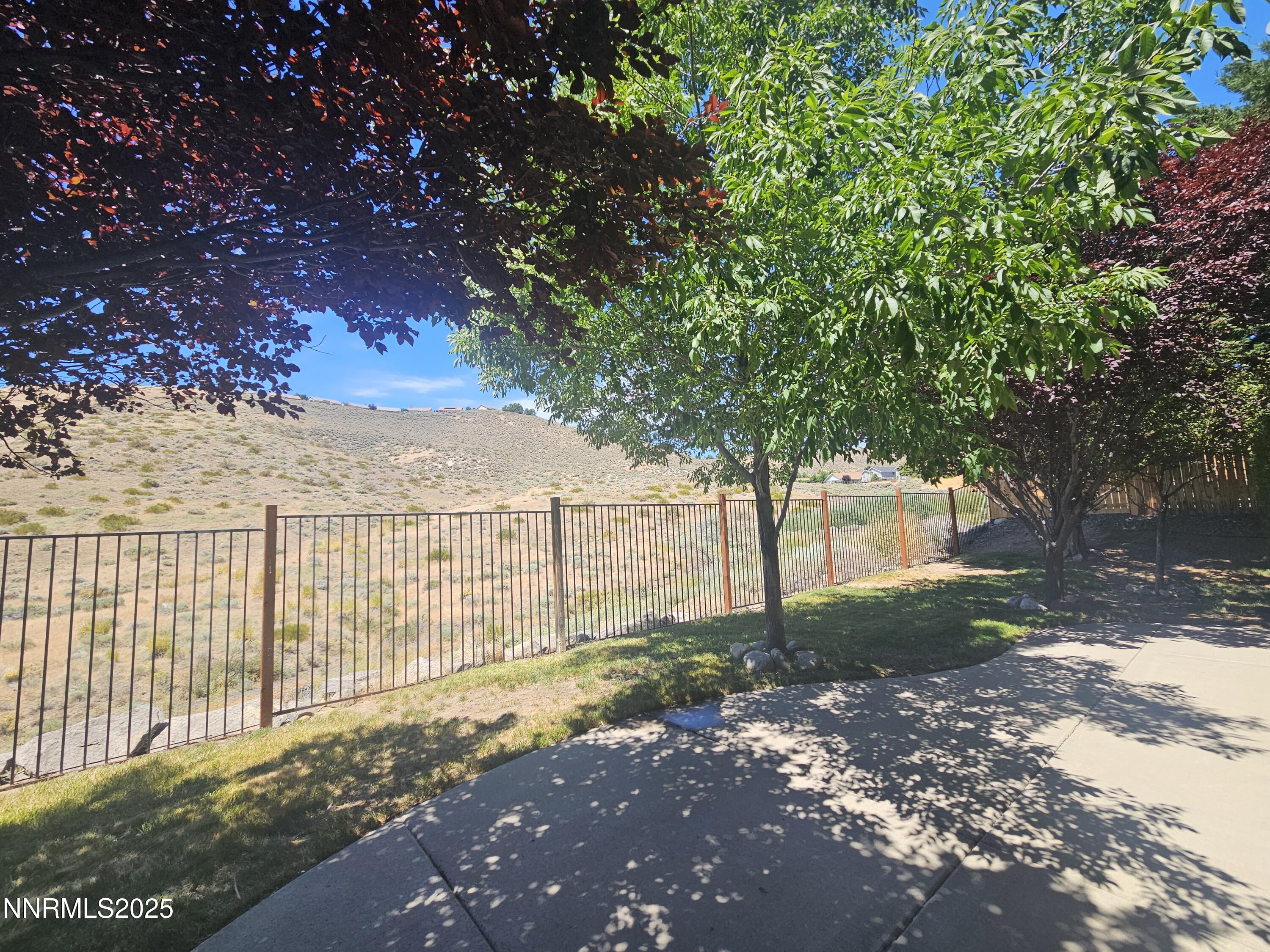 2735 Avenida De Landa
