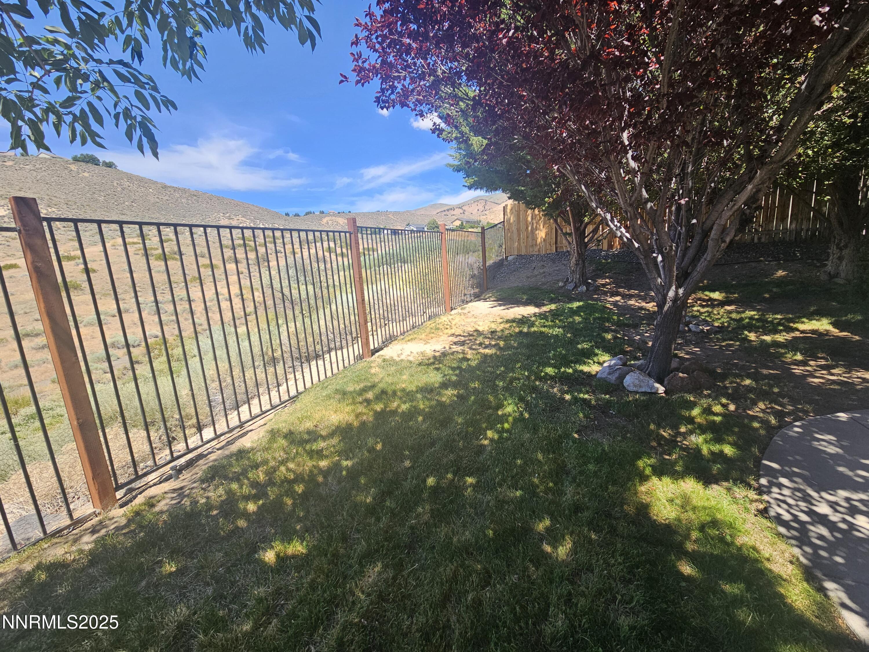 2735 Avenida De Landa