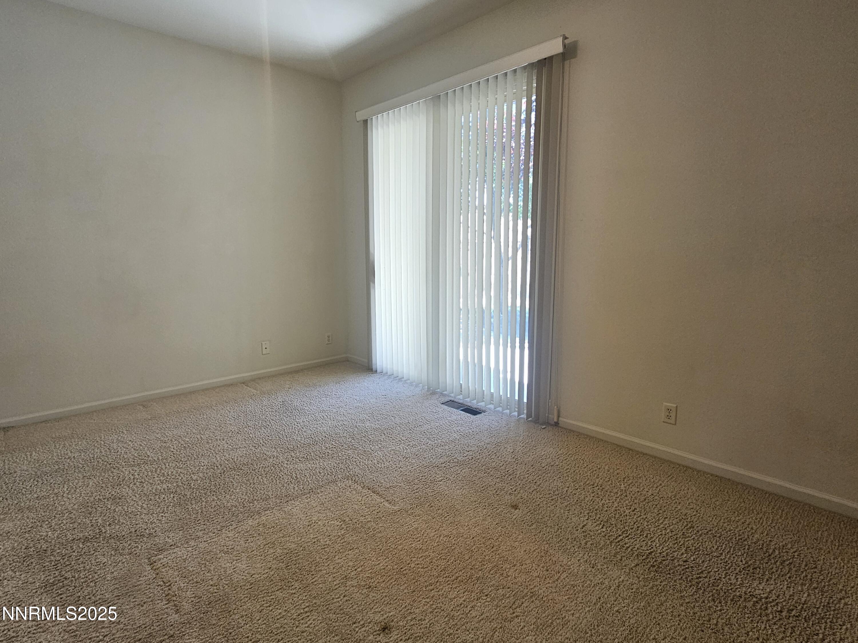 2735 Avenida De Landa