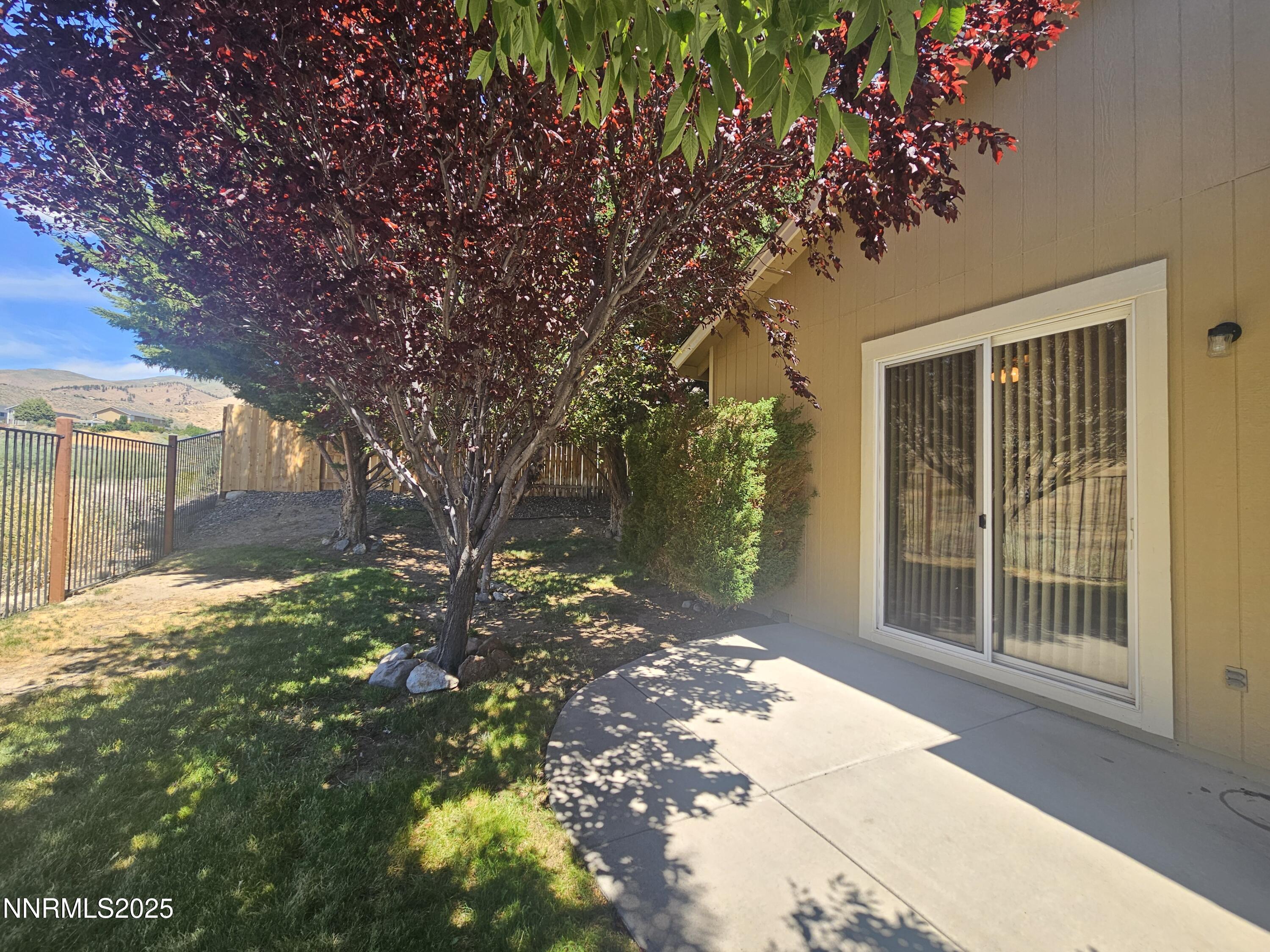2735 Avenida De Landa