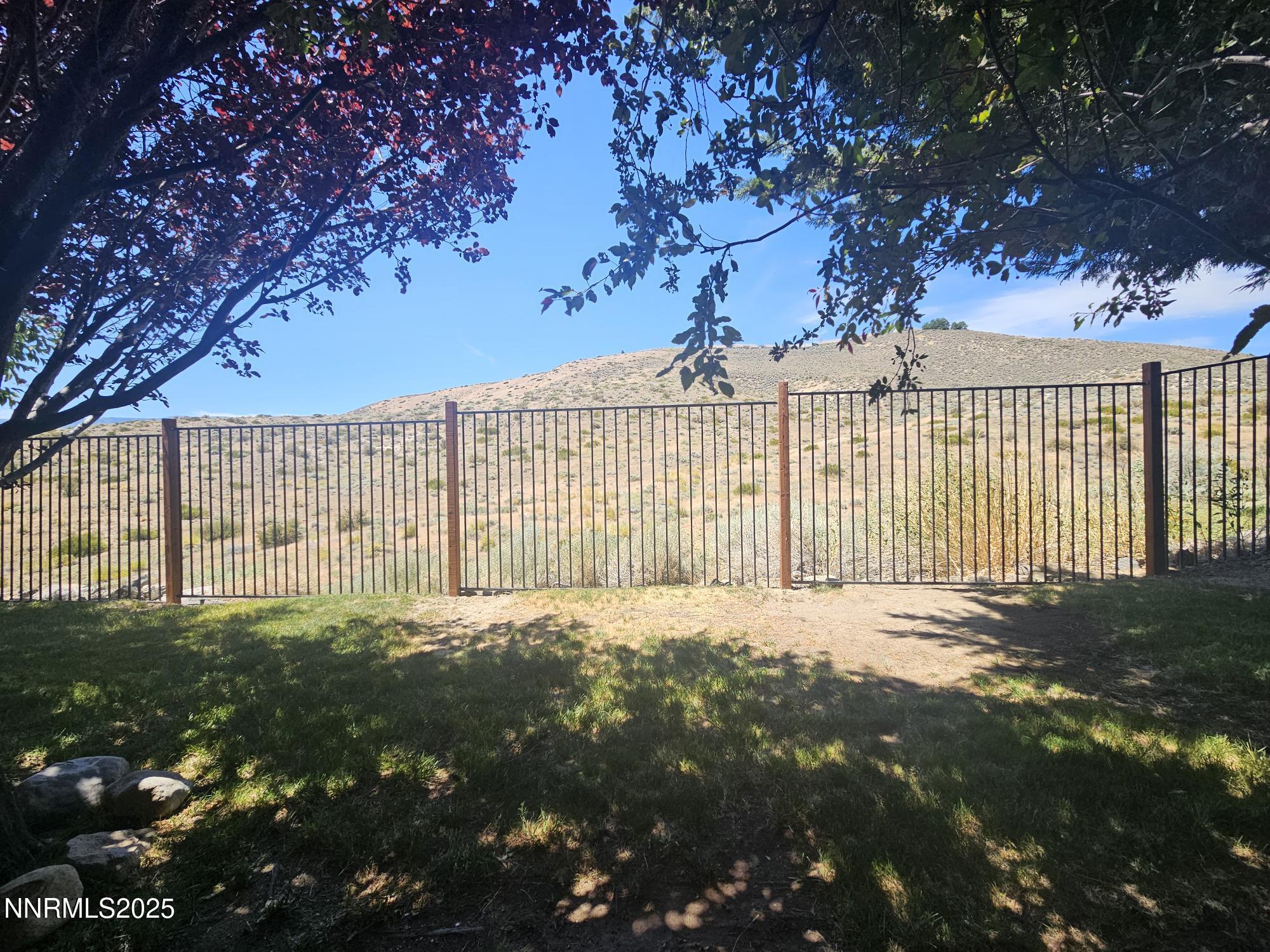 2735 Avenida De Landa