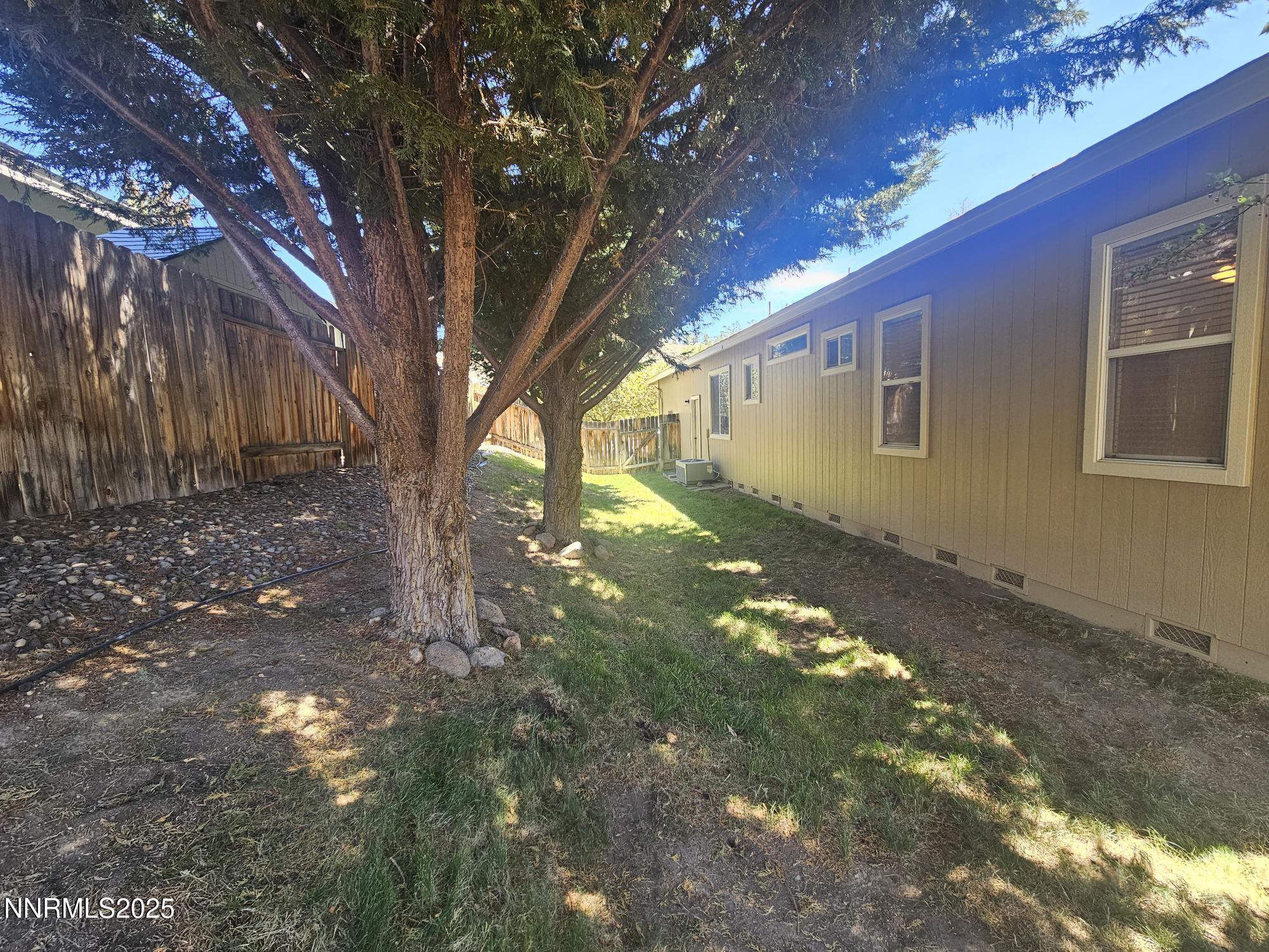 2735 Avenida De Landa