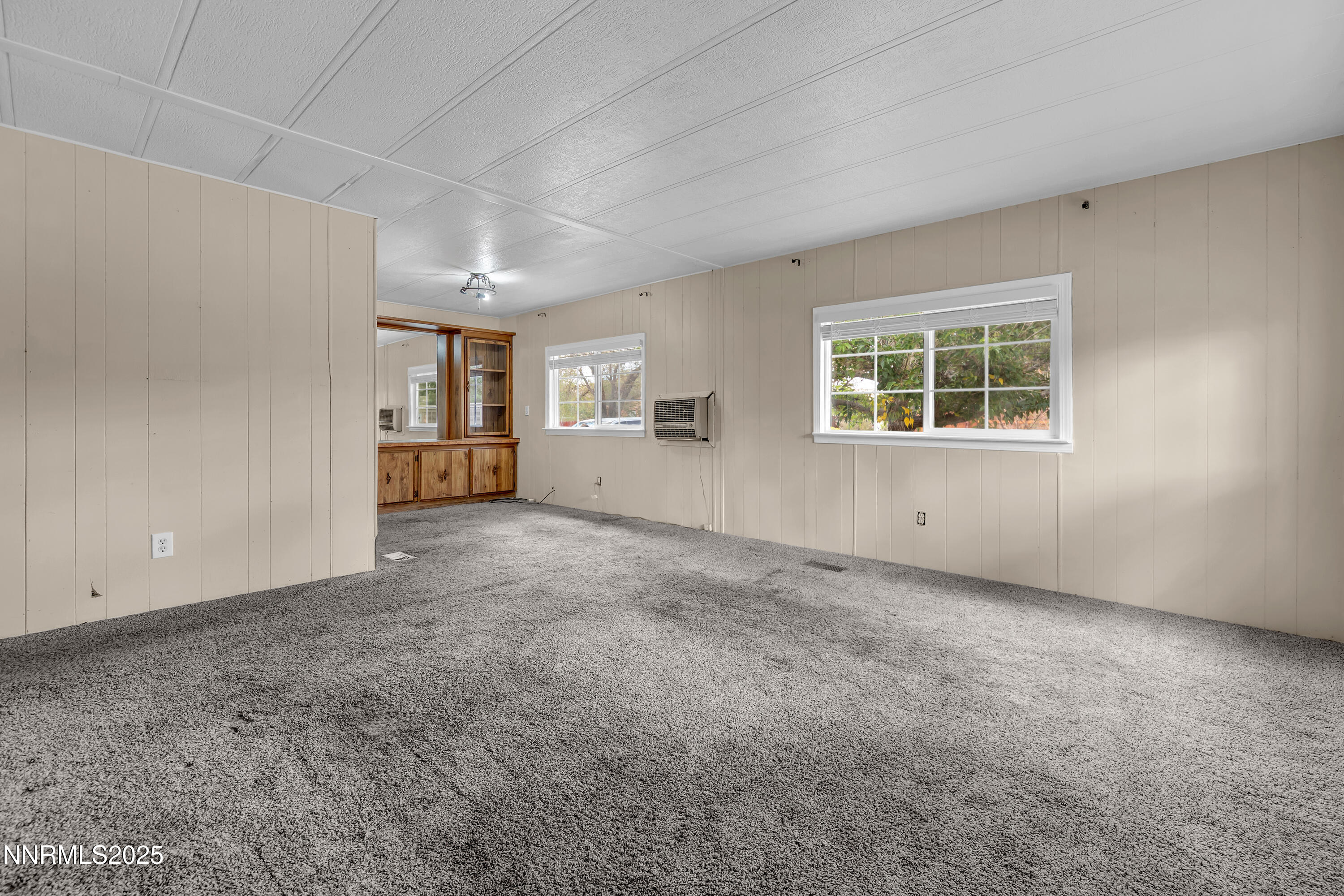 5760 Leon Drive