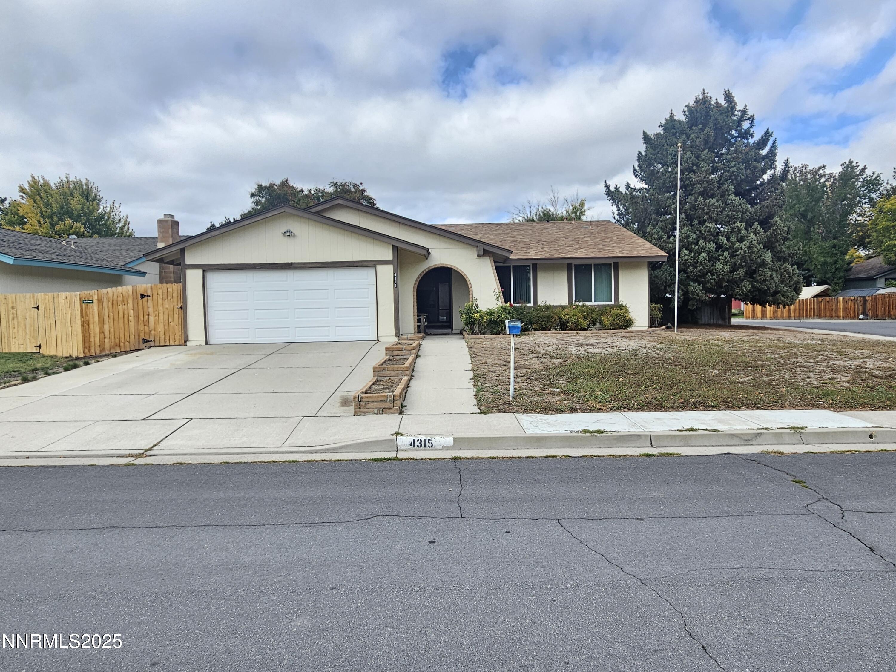 4315 Primavera Ave