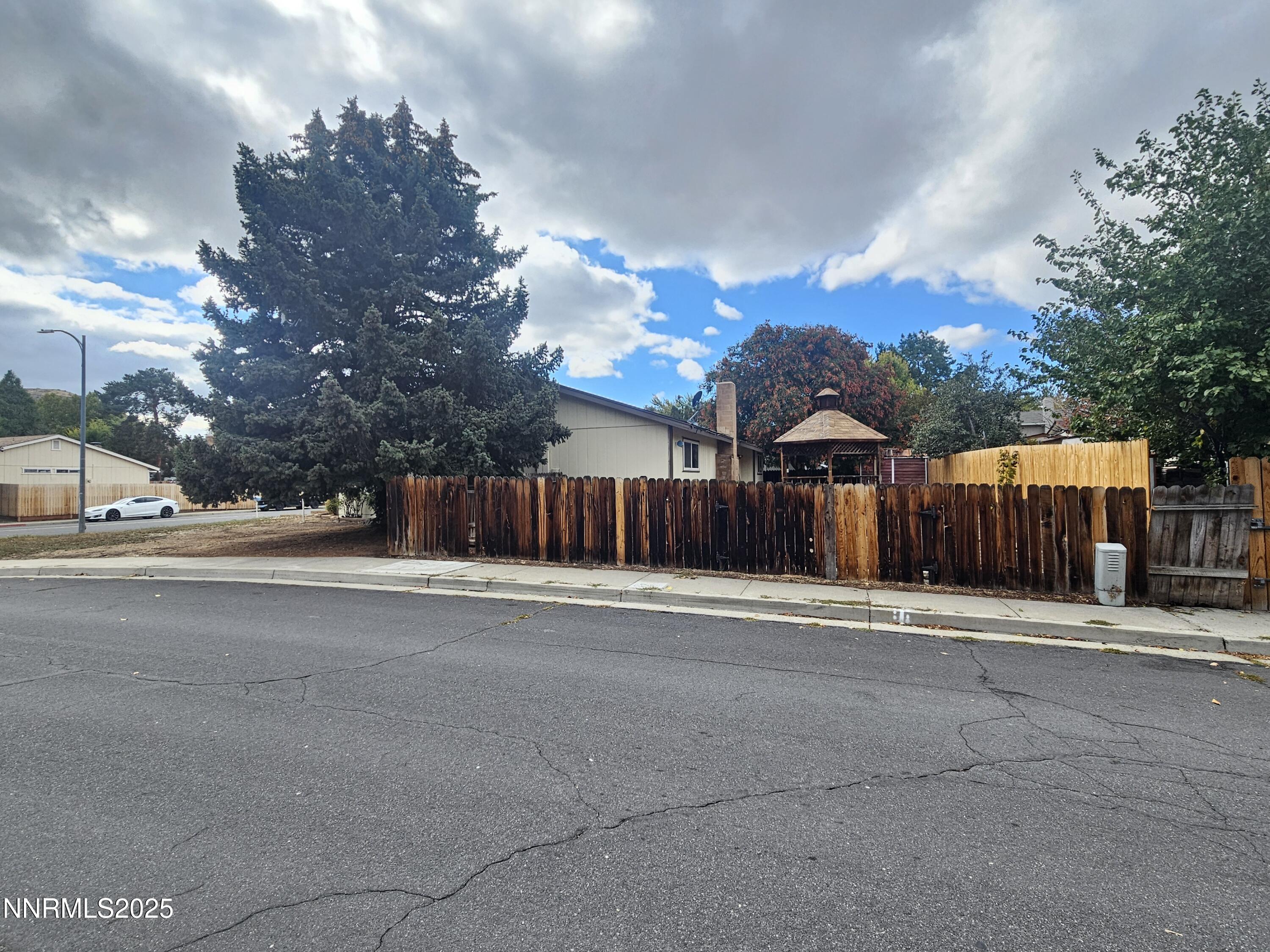 4315 Primavera Ave