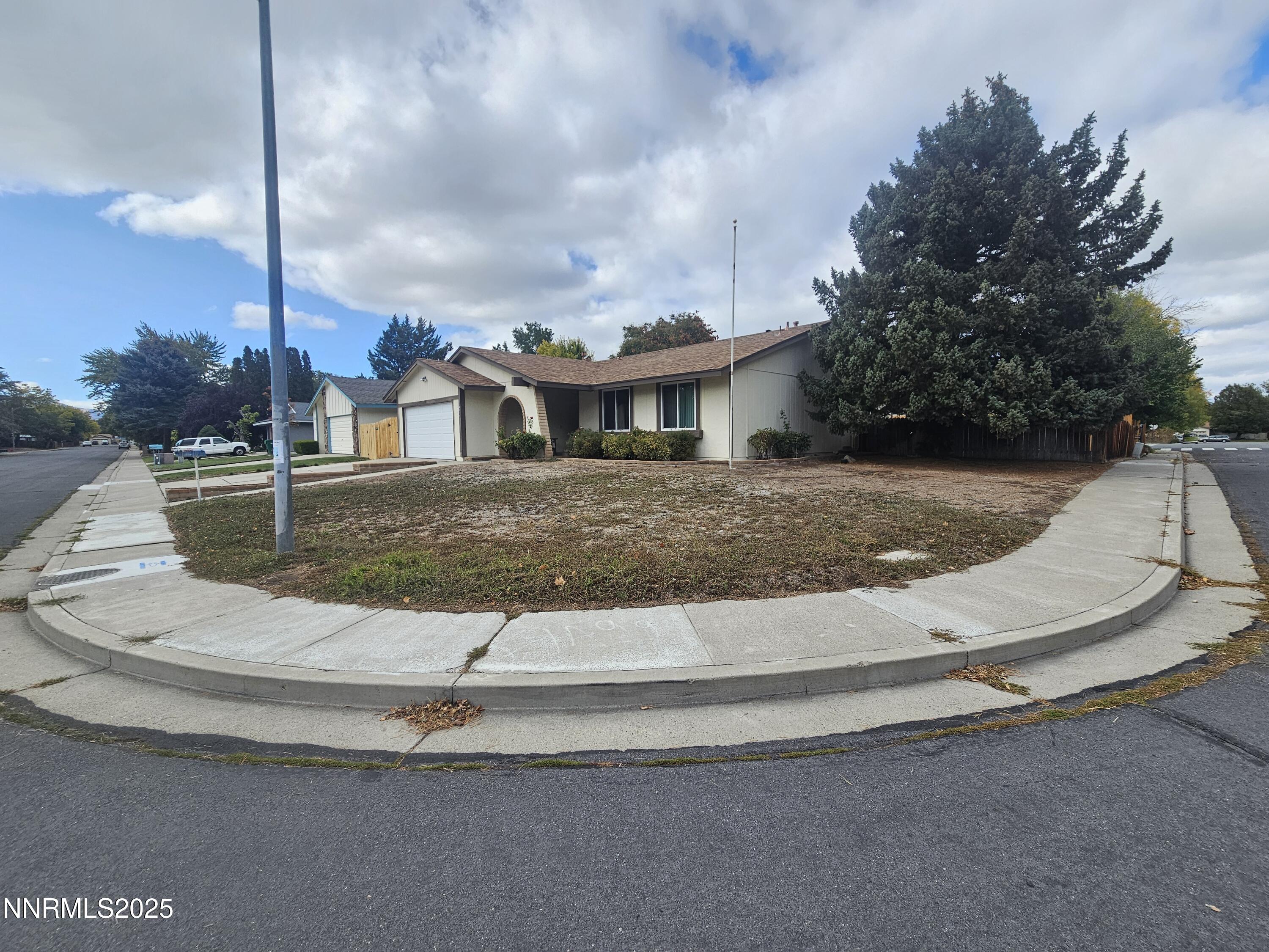 4315 Primavera Ave