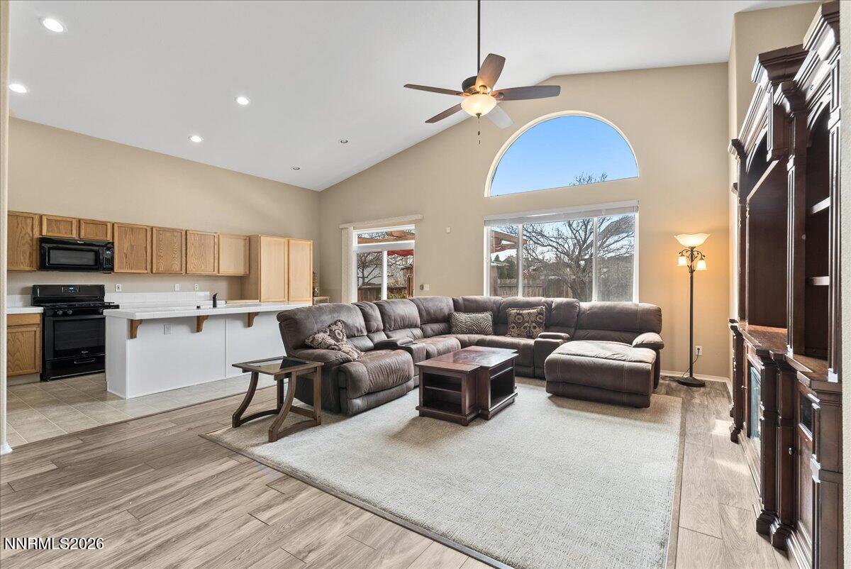 1295 Glendora Lane