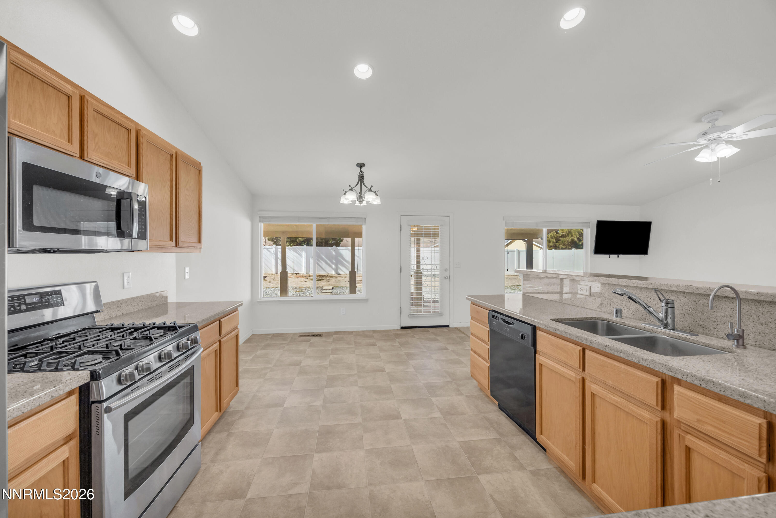 1382 White Bluffs Circle