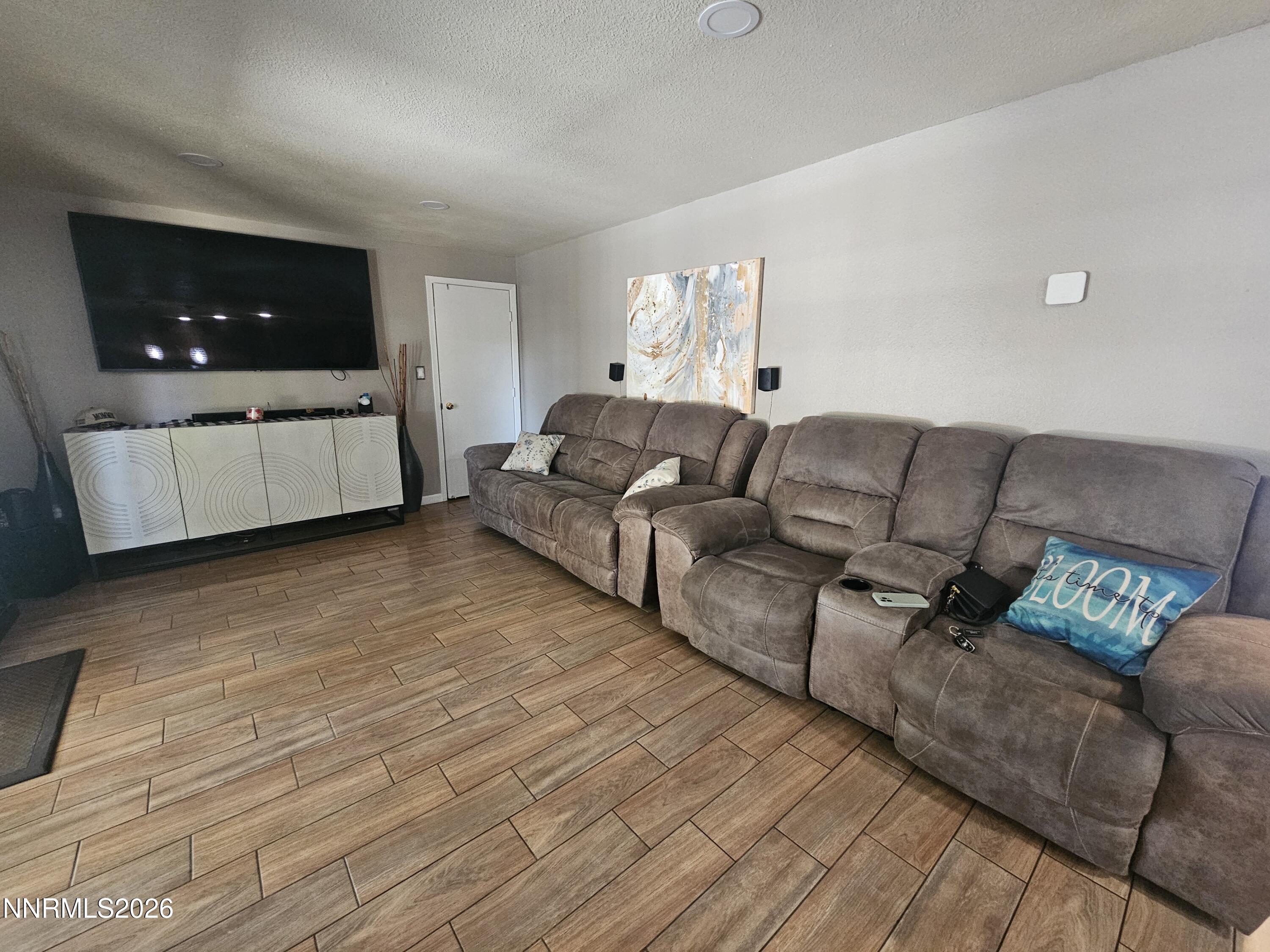 840 El Cortez Way