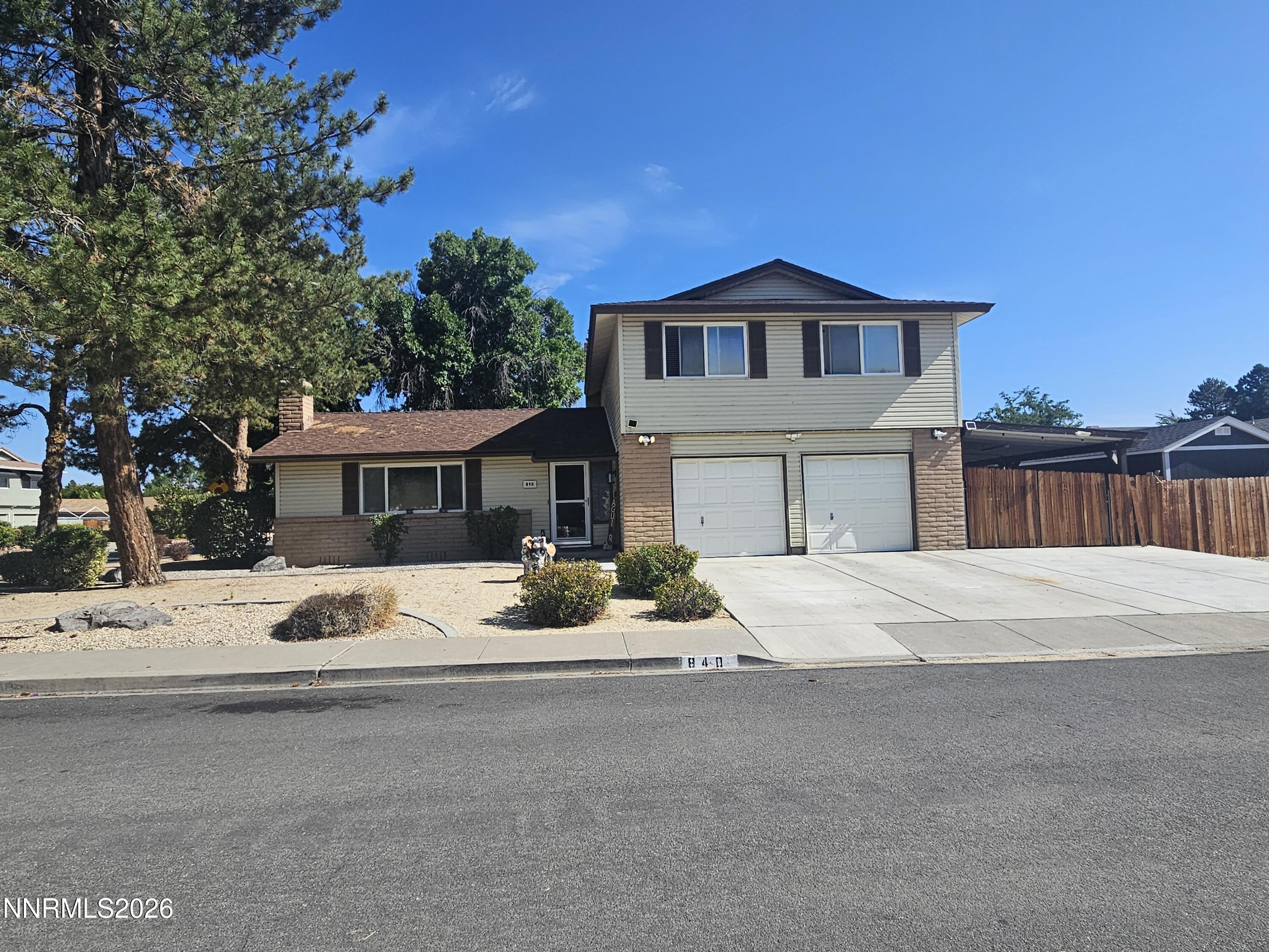 840 El Cortez Way