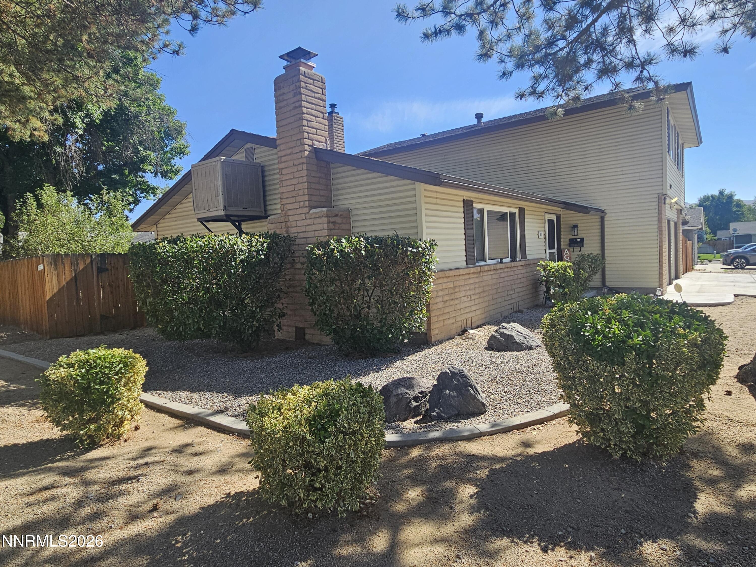840 El Cortez Way