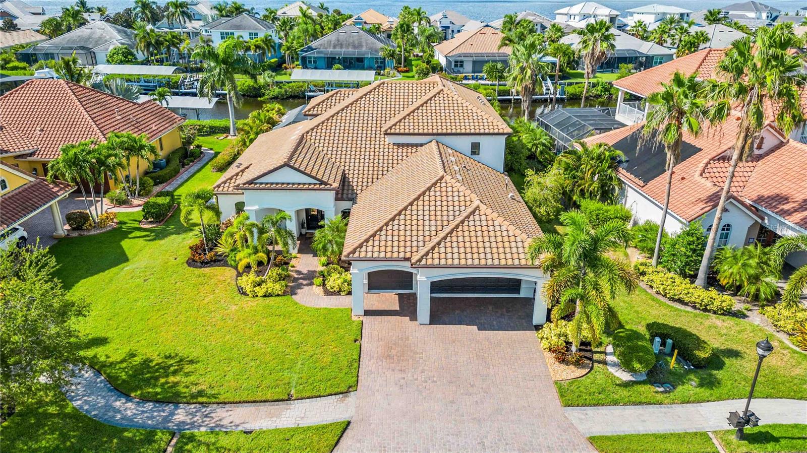 544 FORE DR