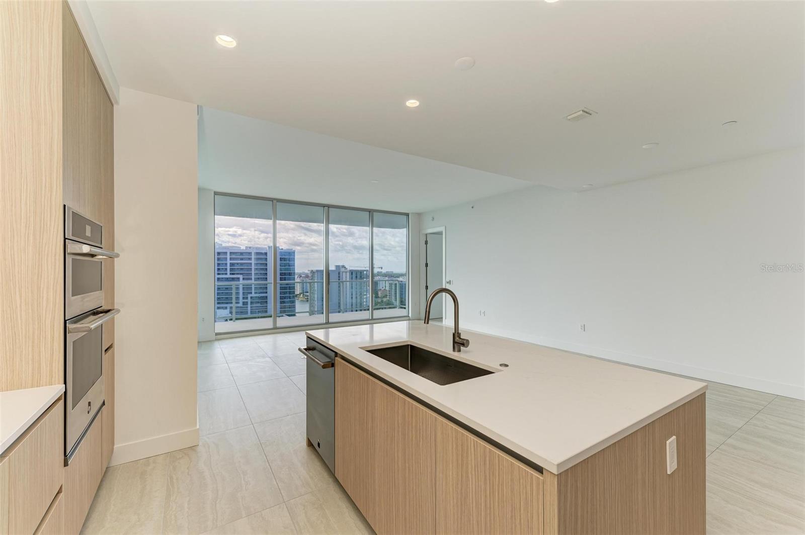 301 QUAY COMMONS #1508