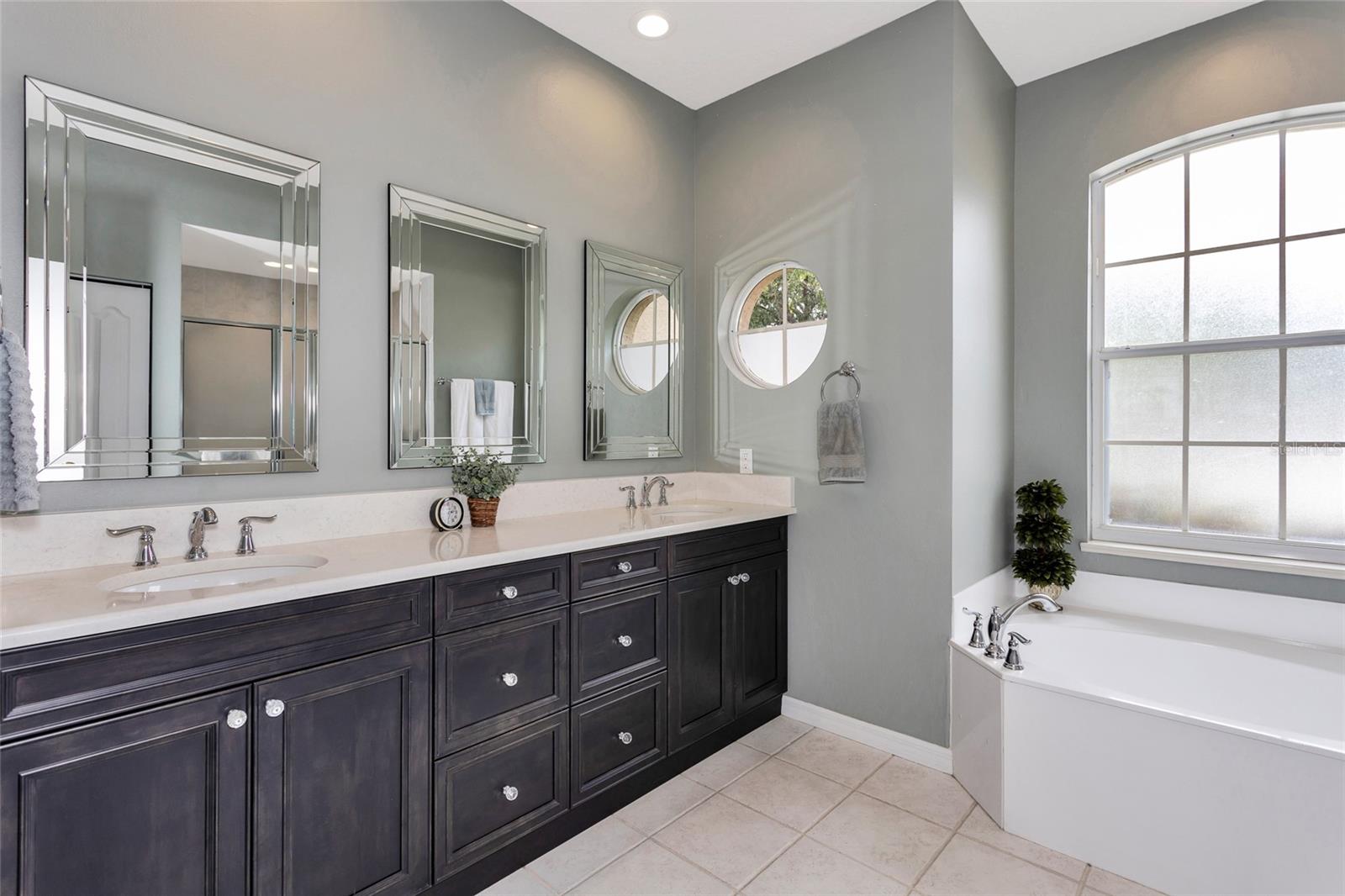 7135 46TH AVENUE CIR E