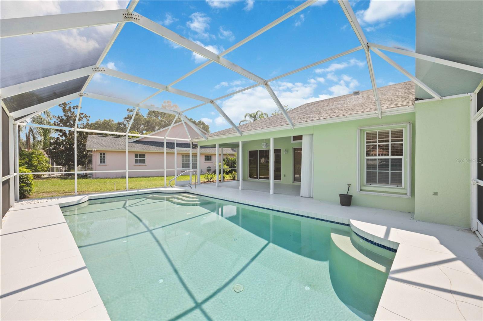 4553 HAMLETS GROVE DR