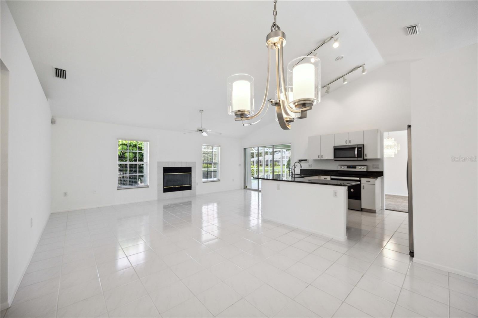 4553 HAMLETS GROVE DR