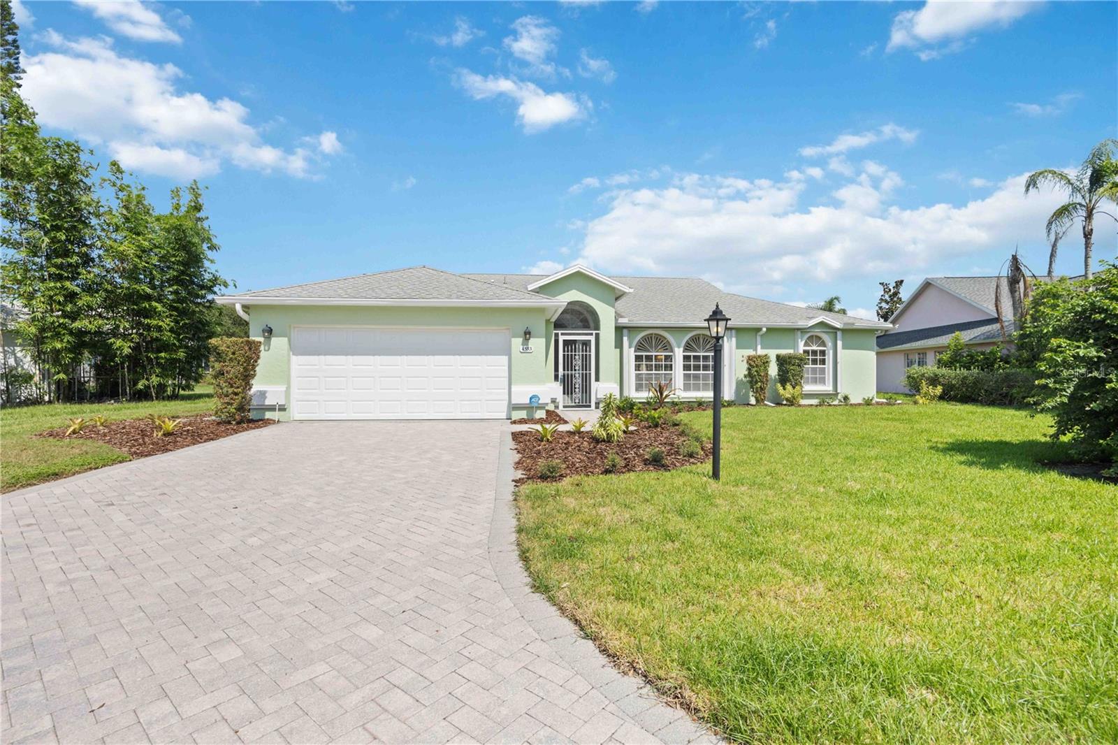 4553 HAMLETS GROVE DR