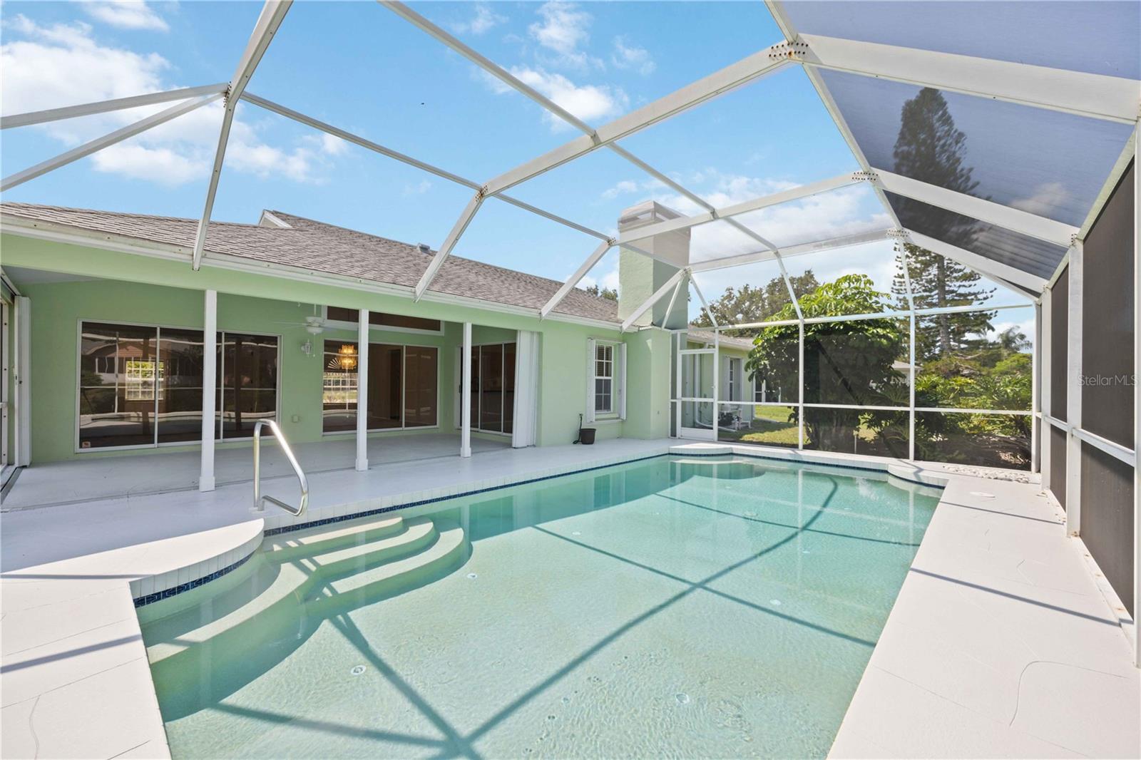 4553 HAMLETS GROVE DR