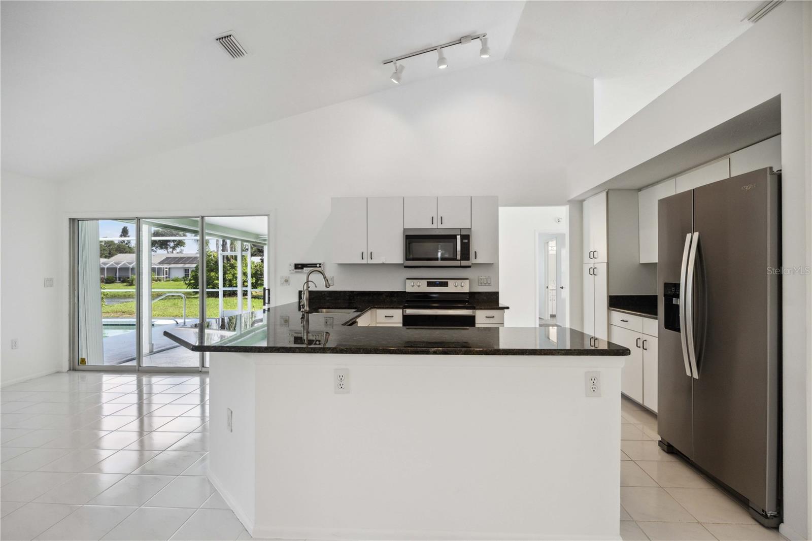 4553 HAMLETS GROVE DR