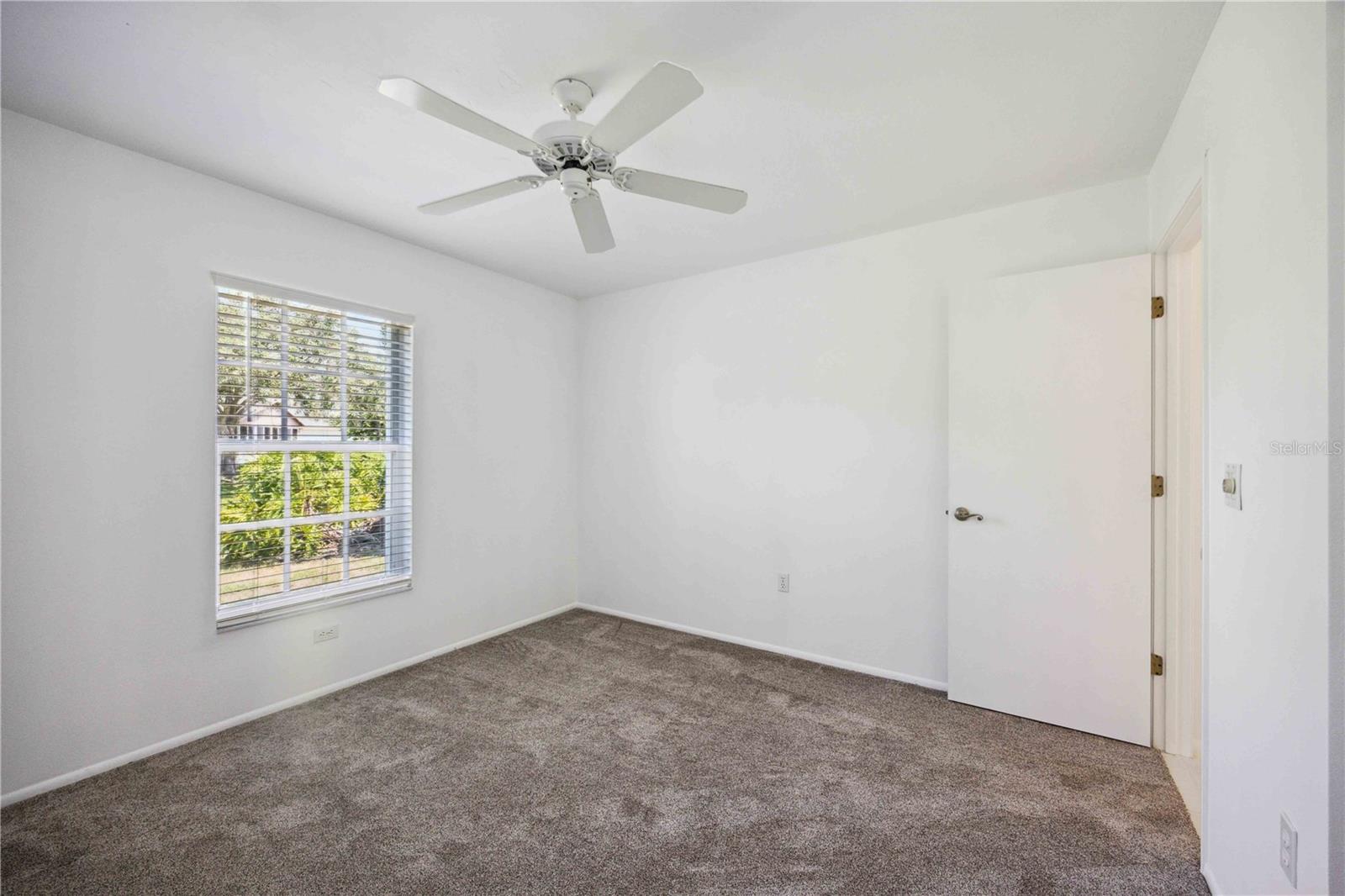 4553 HAMLETS GROVE DR