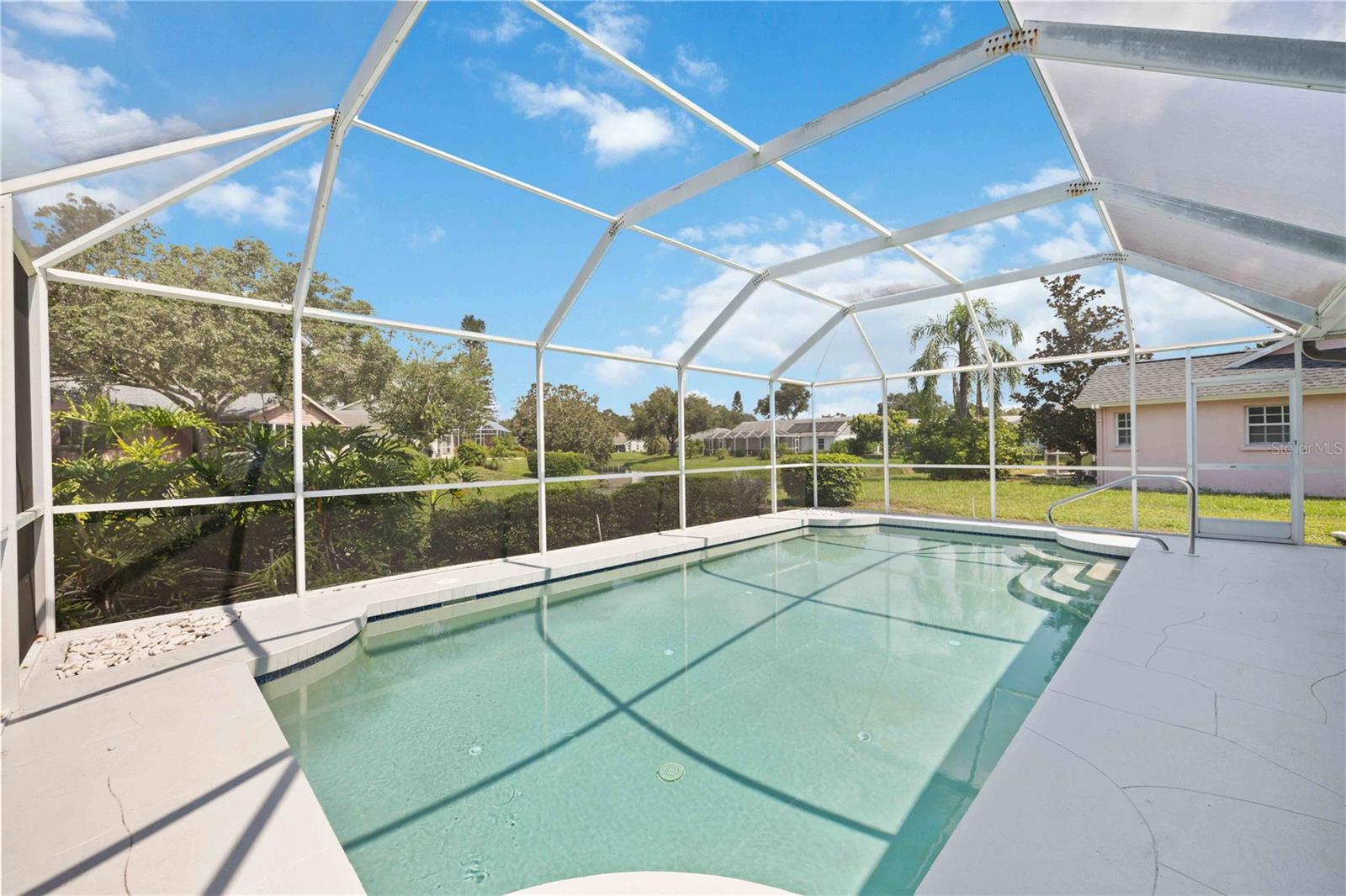 4553 HAMLETS GROVE DR