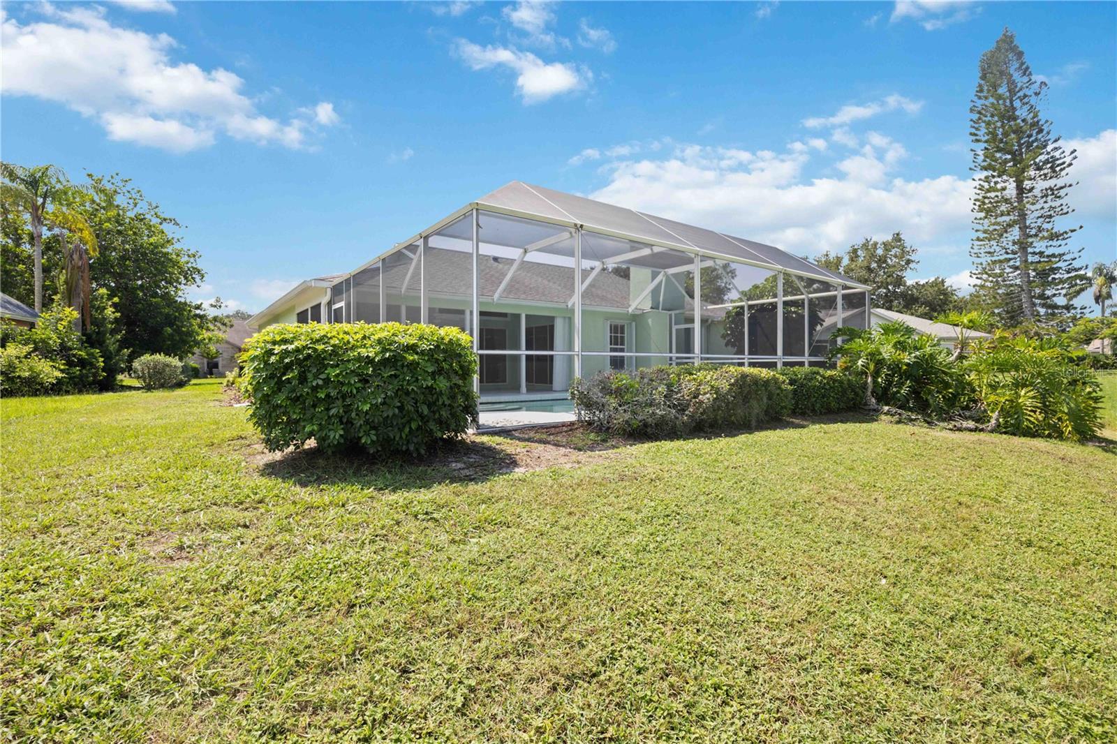 4553 HAMLETS GROVE DR