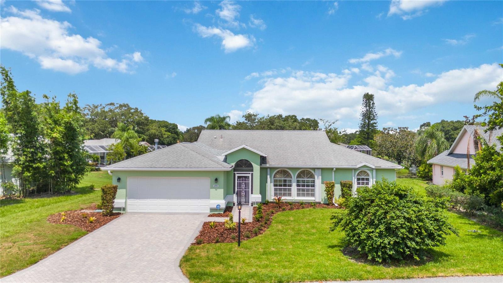 4553 HAMLETS GROVE DR