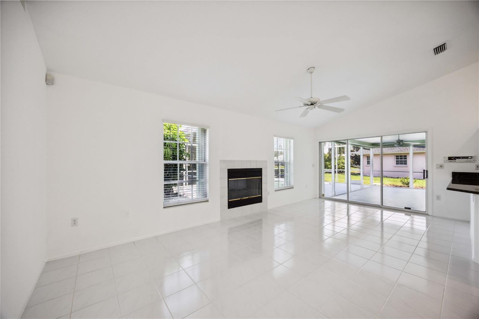 4553 HAMLETS GROVE DR