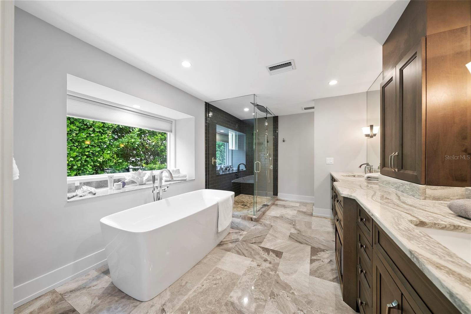 382 BOB WHITE DR