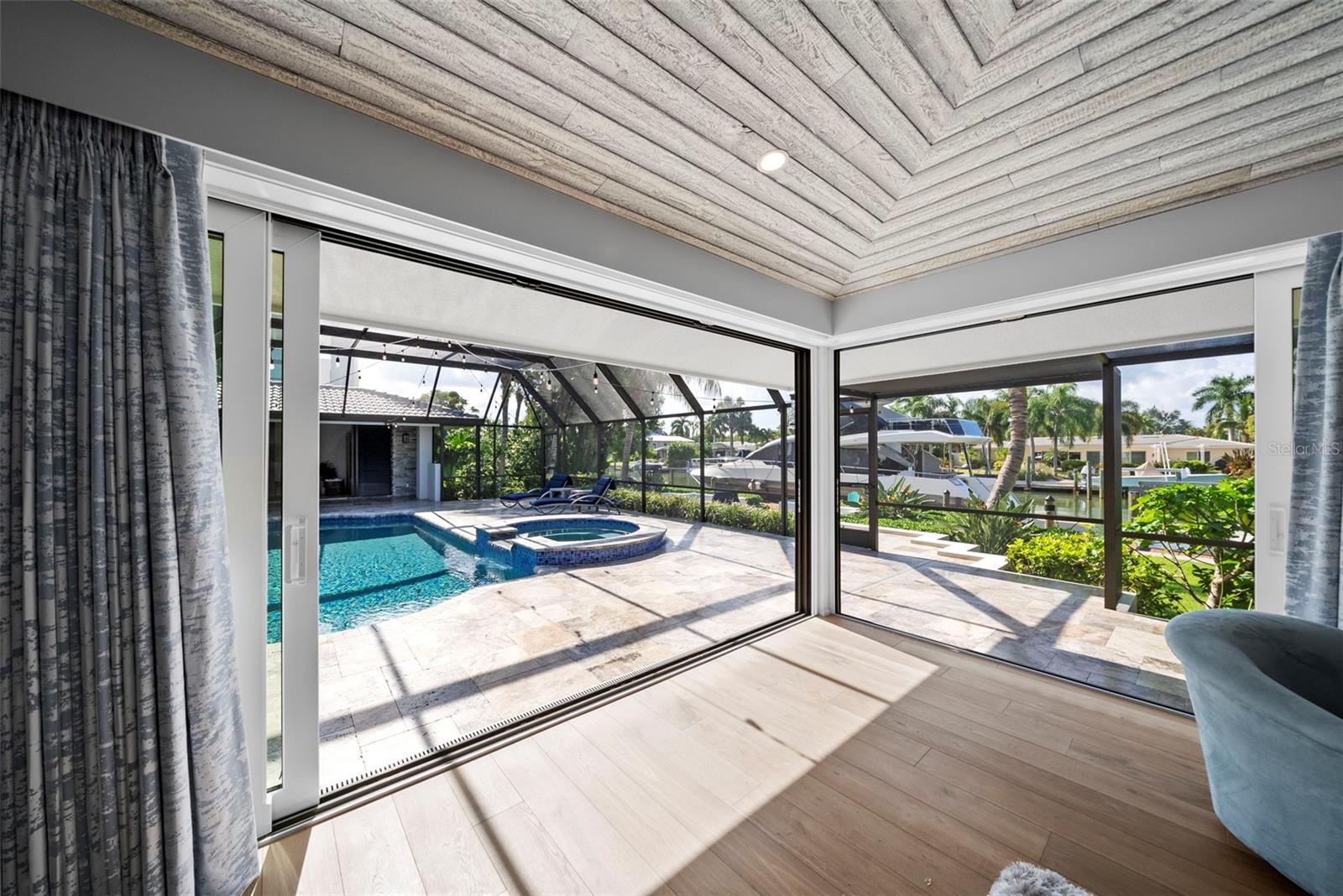 382 BOB WHITE DR