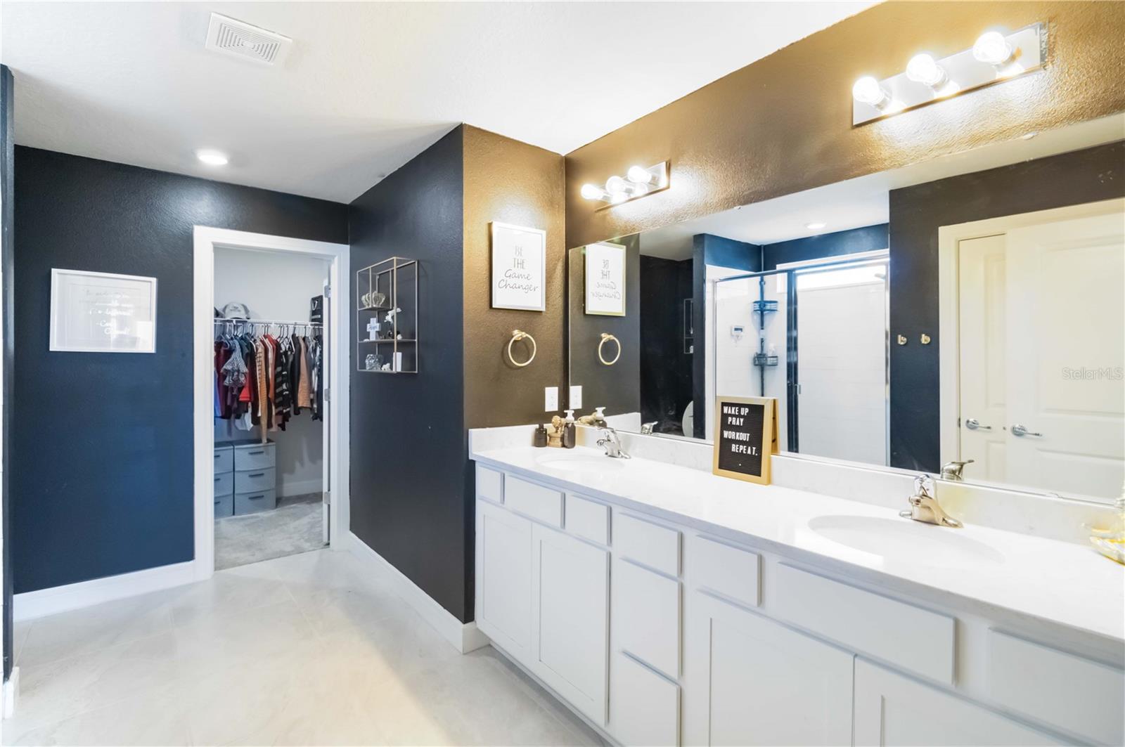 9066 ROYAL RIVER CIR