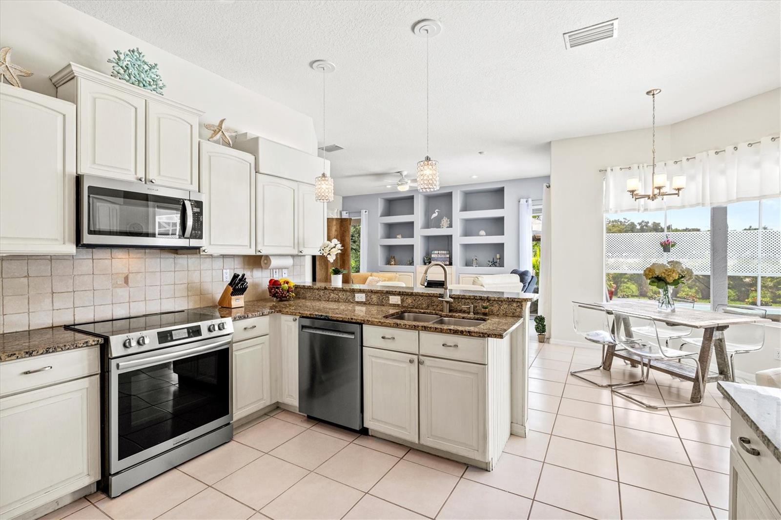 7453 FEATHERSTONE BLVD