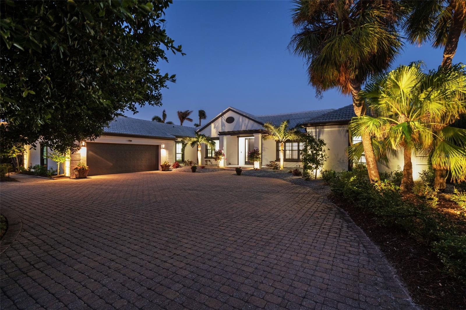 355 W ROYAL FLAMINGO DR
