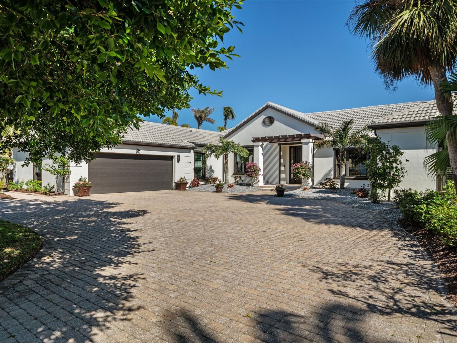 355 W ROYAL FLAMINGO DR