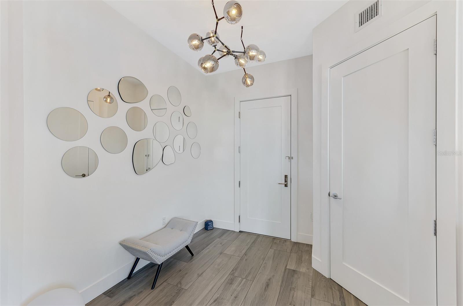 111 S PINEAPPLE AVE #915