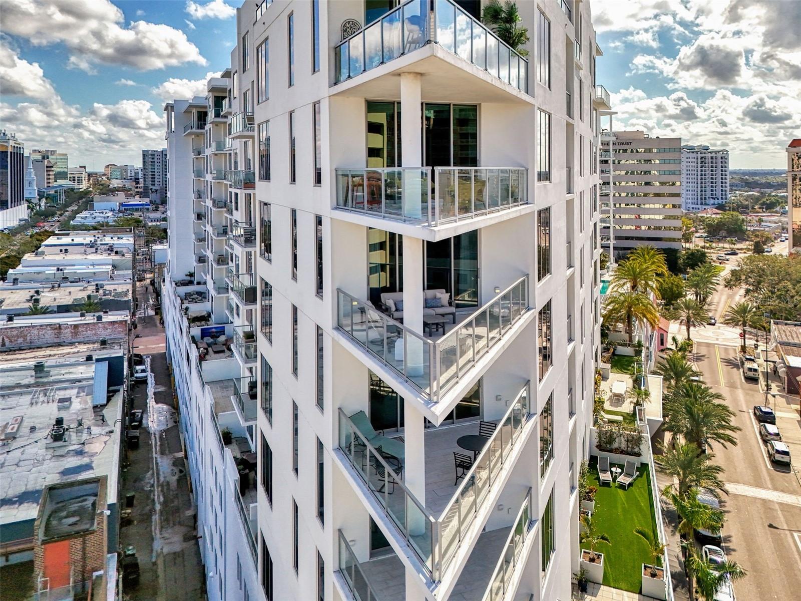 111 S PINEAPPLE AVE #915