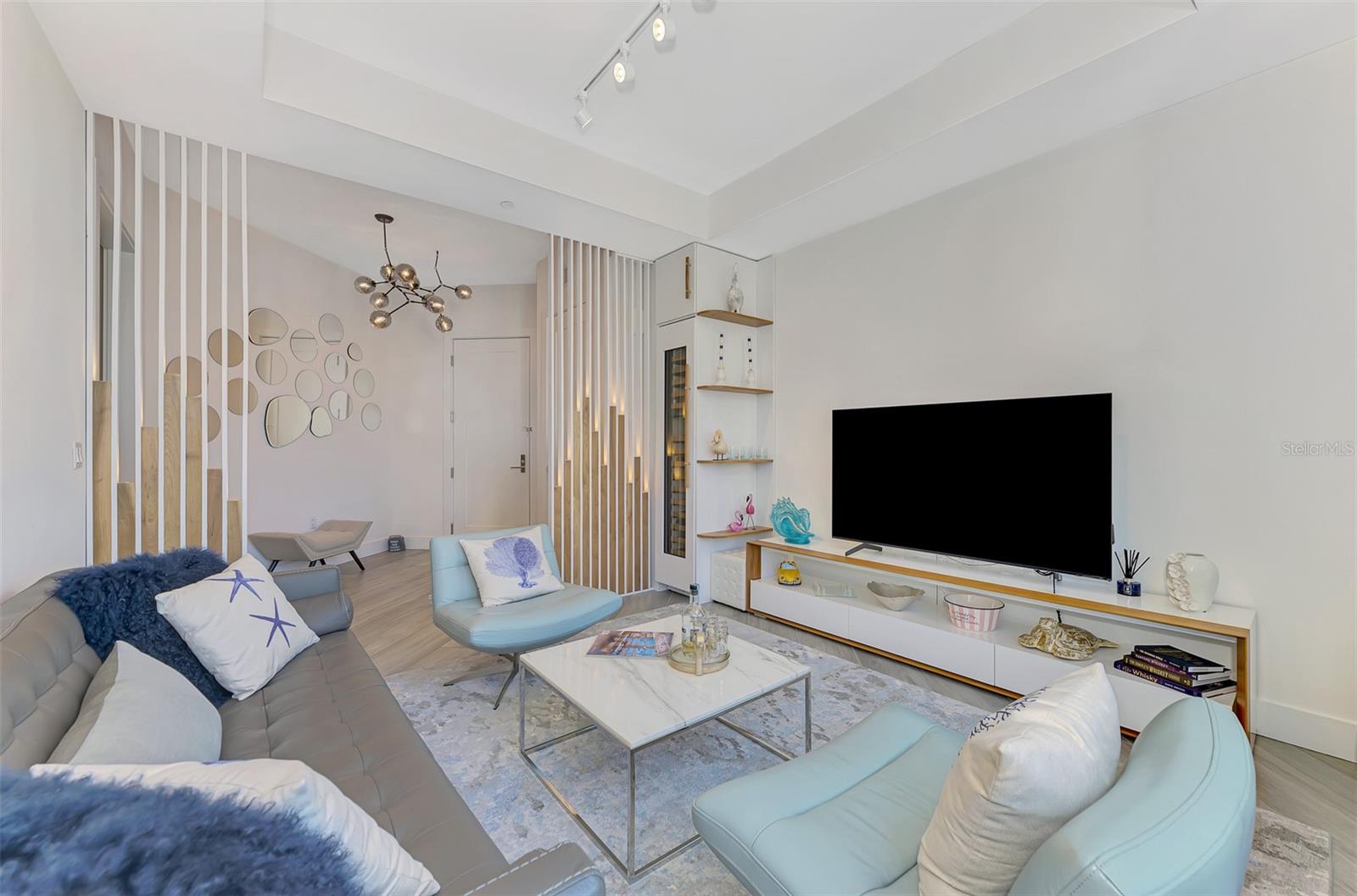 111 S PINEAPPLE AVE #915