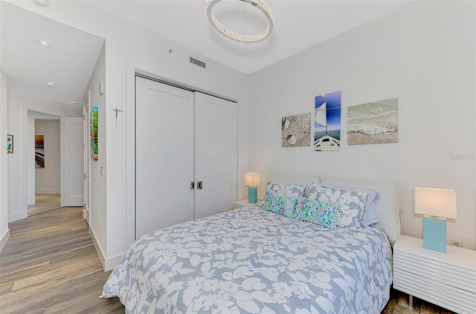 111 S PINEAPPLE AVE #915