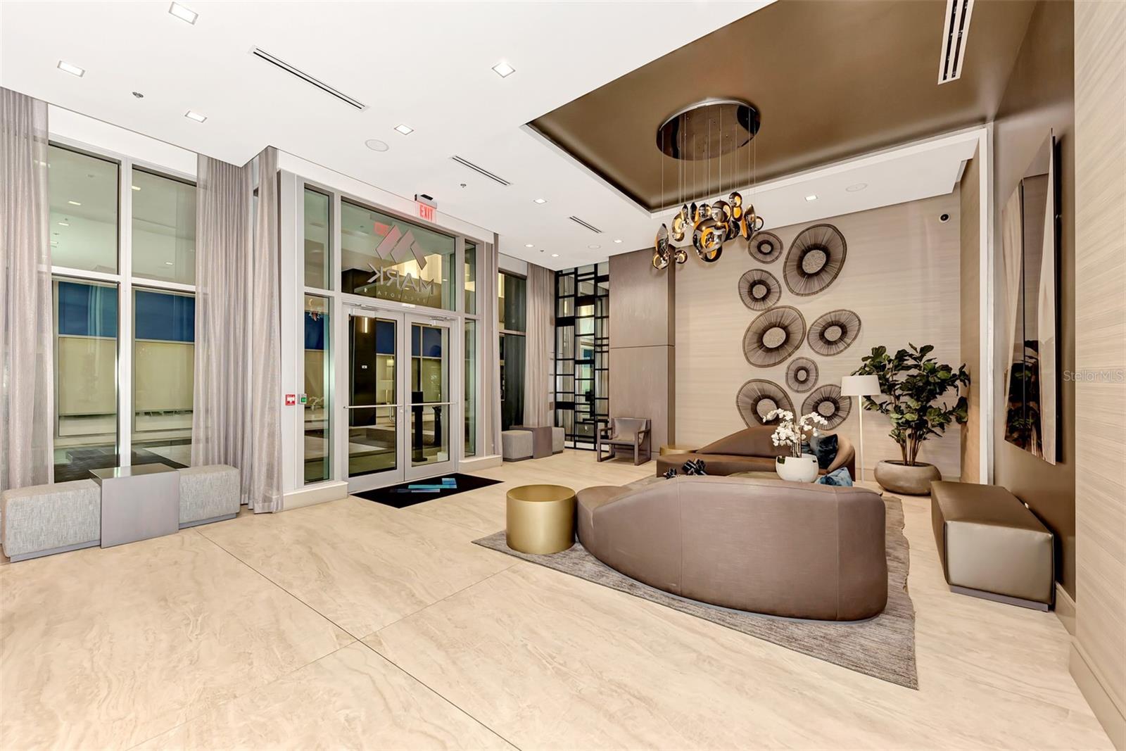 111 S PINEAPPLE AVE #915