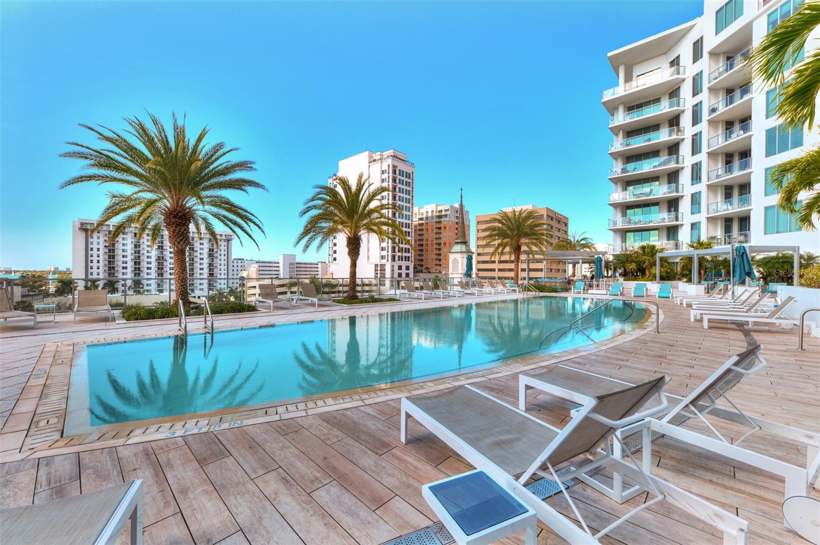 111 S PINEAPPLE AVE #915