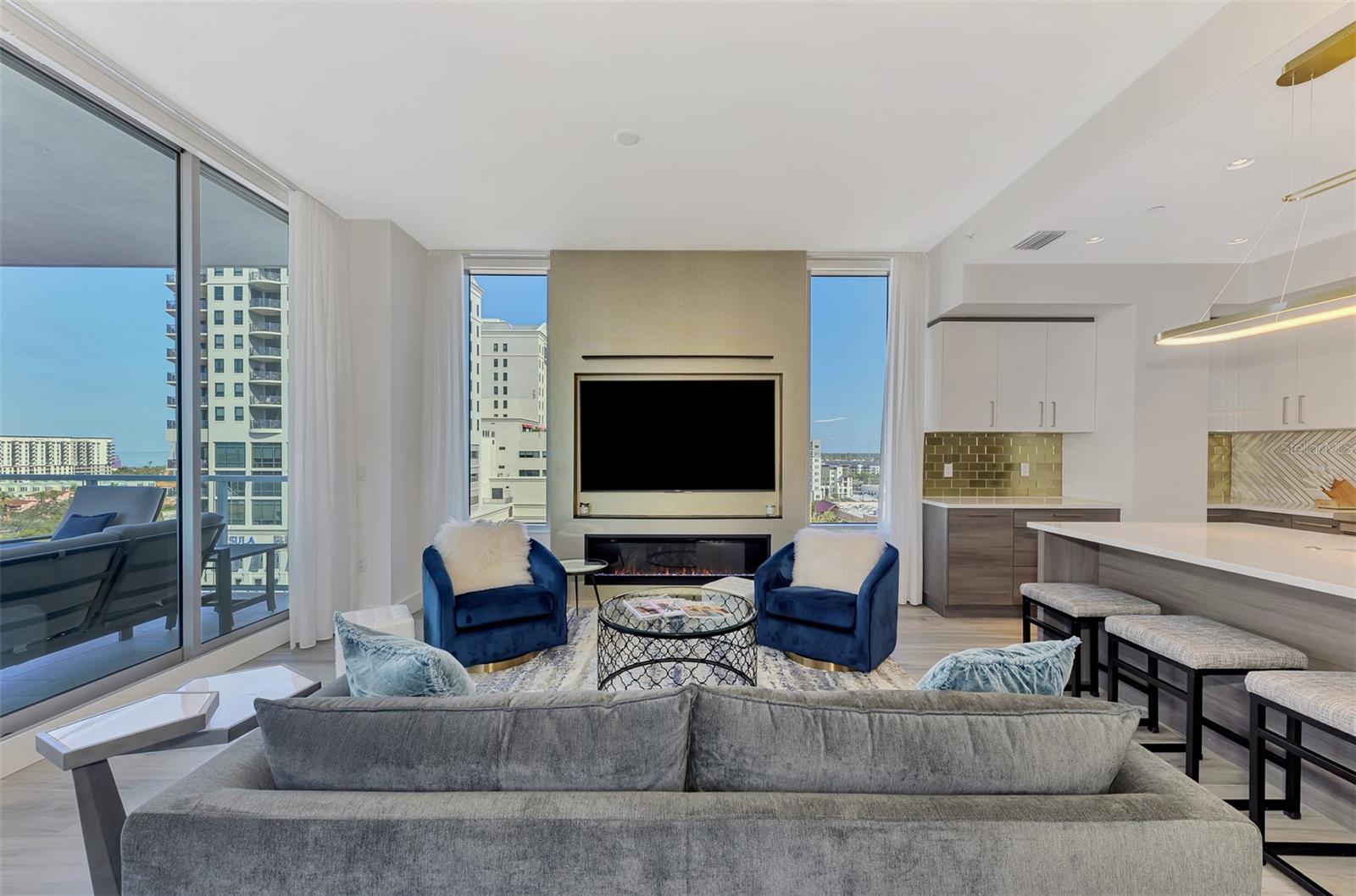111 S PINEAPPLE AVE #915