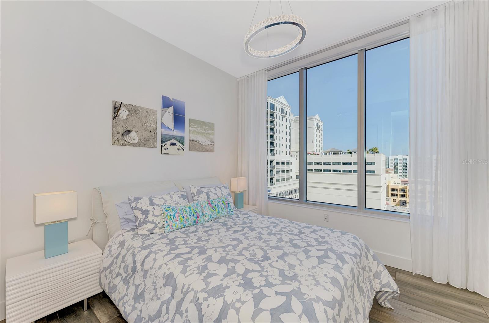 111 S PINEAPPLE AVE #915